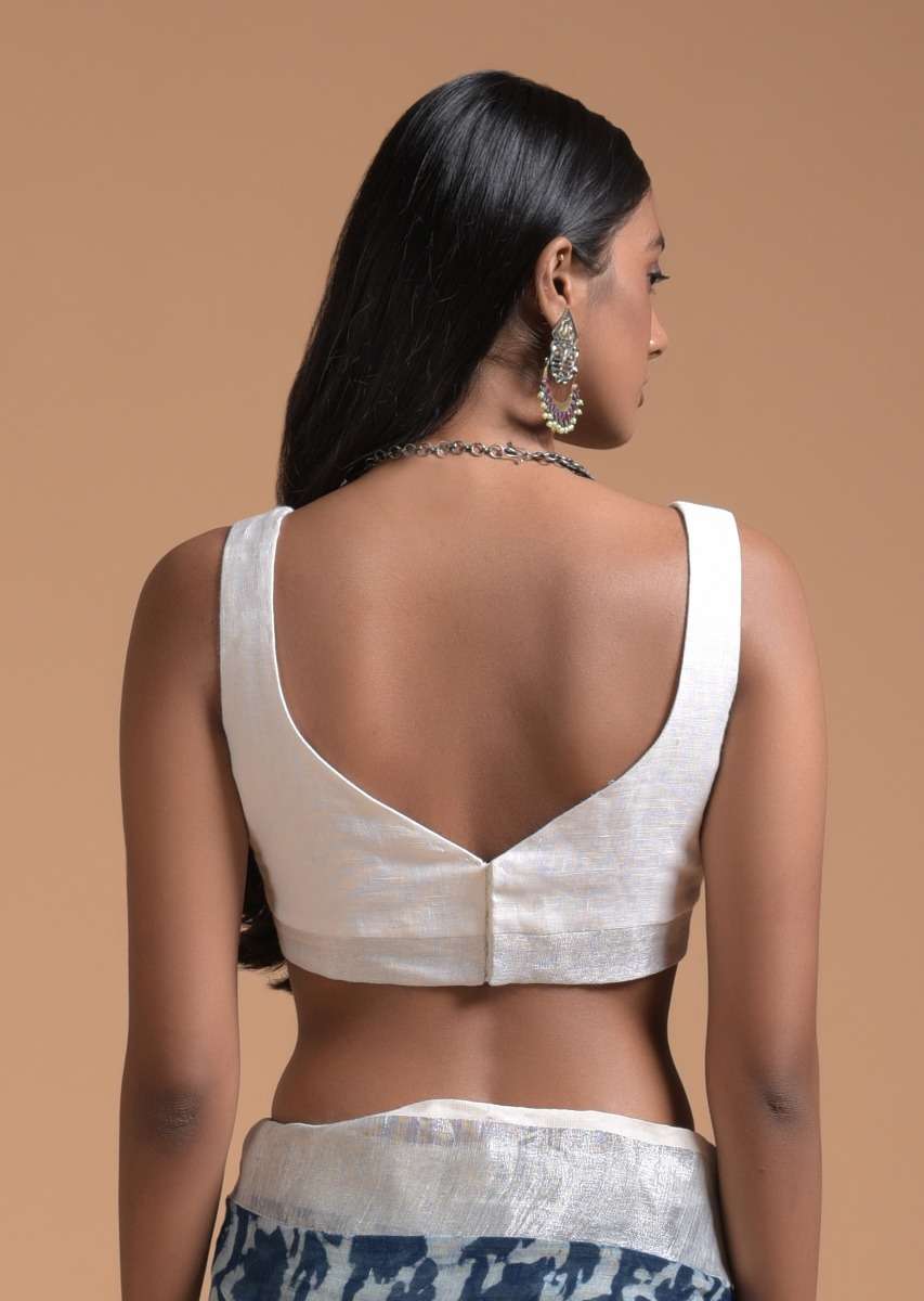 white-and-blue-saree-in-linen-with-batik-printed-floral-jaal-online-kalki-fashion-j0191555ay-sg45265_8_ef593c97-fbd8-48ee-9b12-dbafd4da4d89.jpg