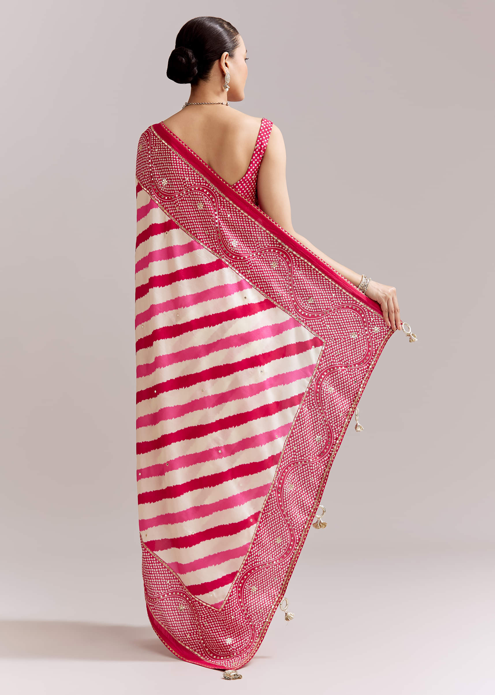 white-and-pink-silk-saree-with-lehariya-and-bandhani-print-sg351936-4.jpg