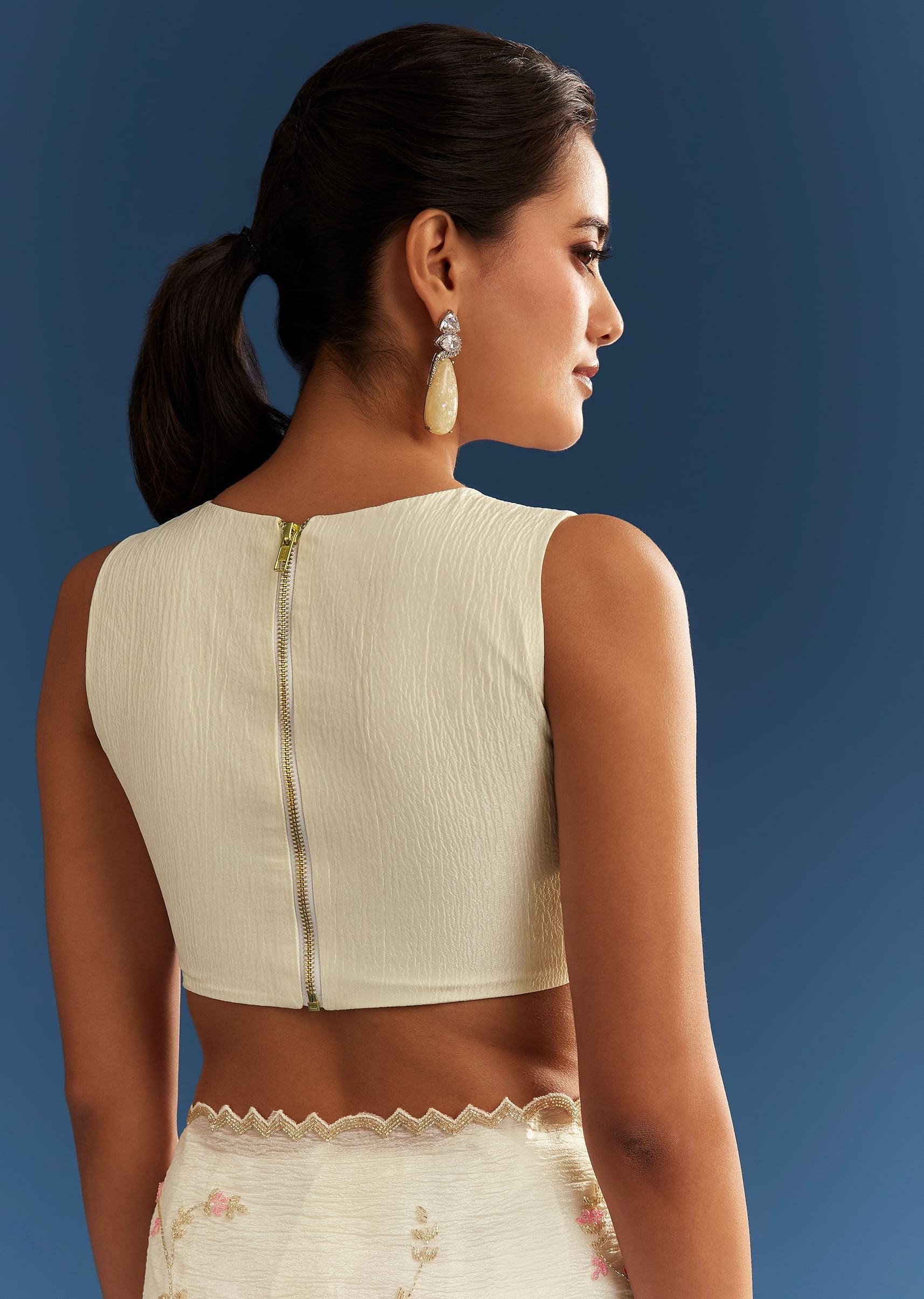 white-crushed-tissue-floral-embroidered-saree-sg284496-8_bfda25b3-3cf2-45ca-87b6-ae100f12b0b1.jpg