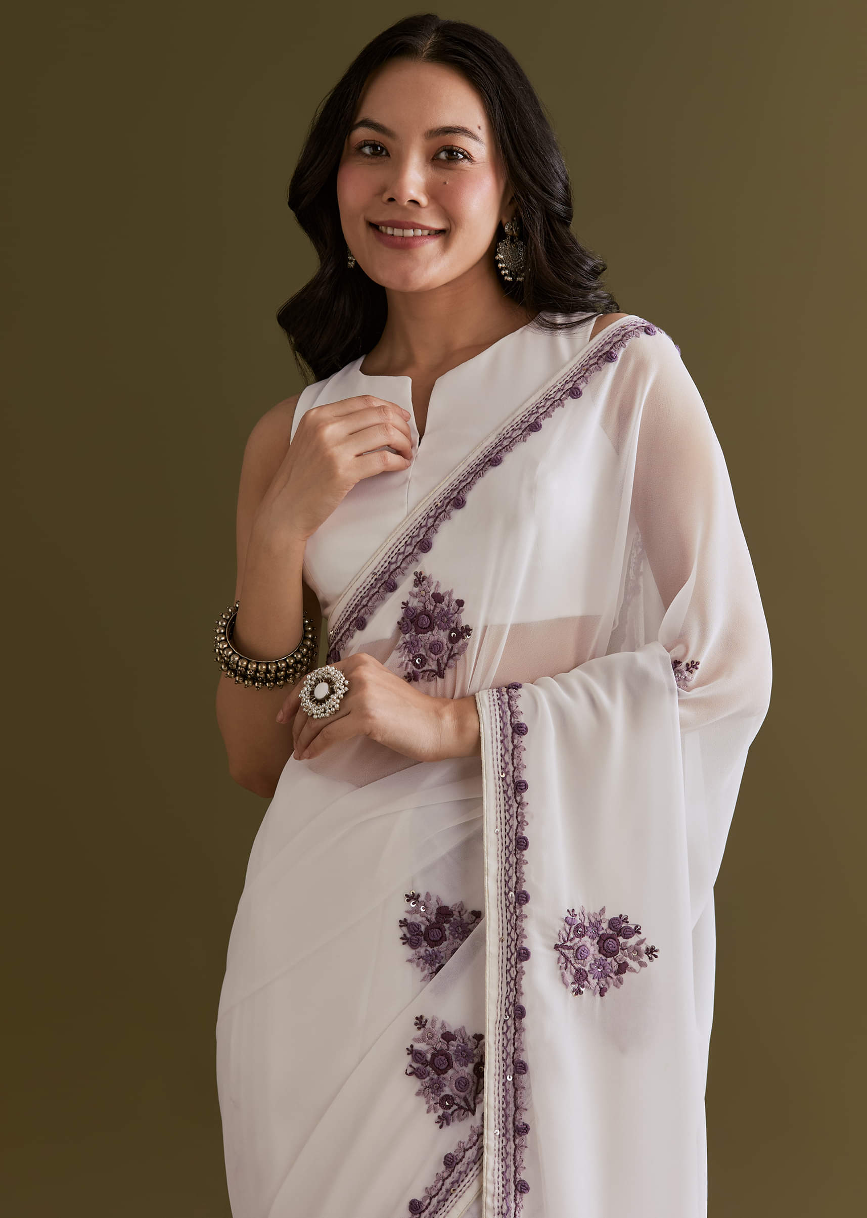 white-georgette-saree-with-kashmiri-bud-embroidery-sg293117-2_699f3fa0-2f49-4a23-8c70-0e17502899c5.jpg