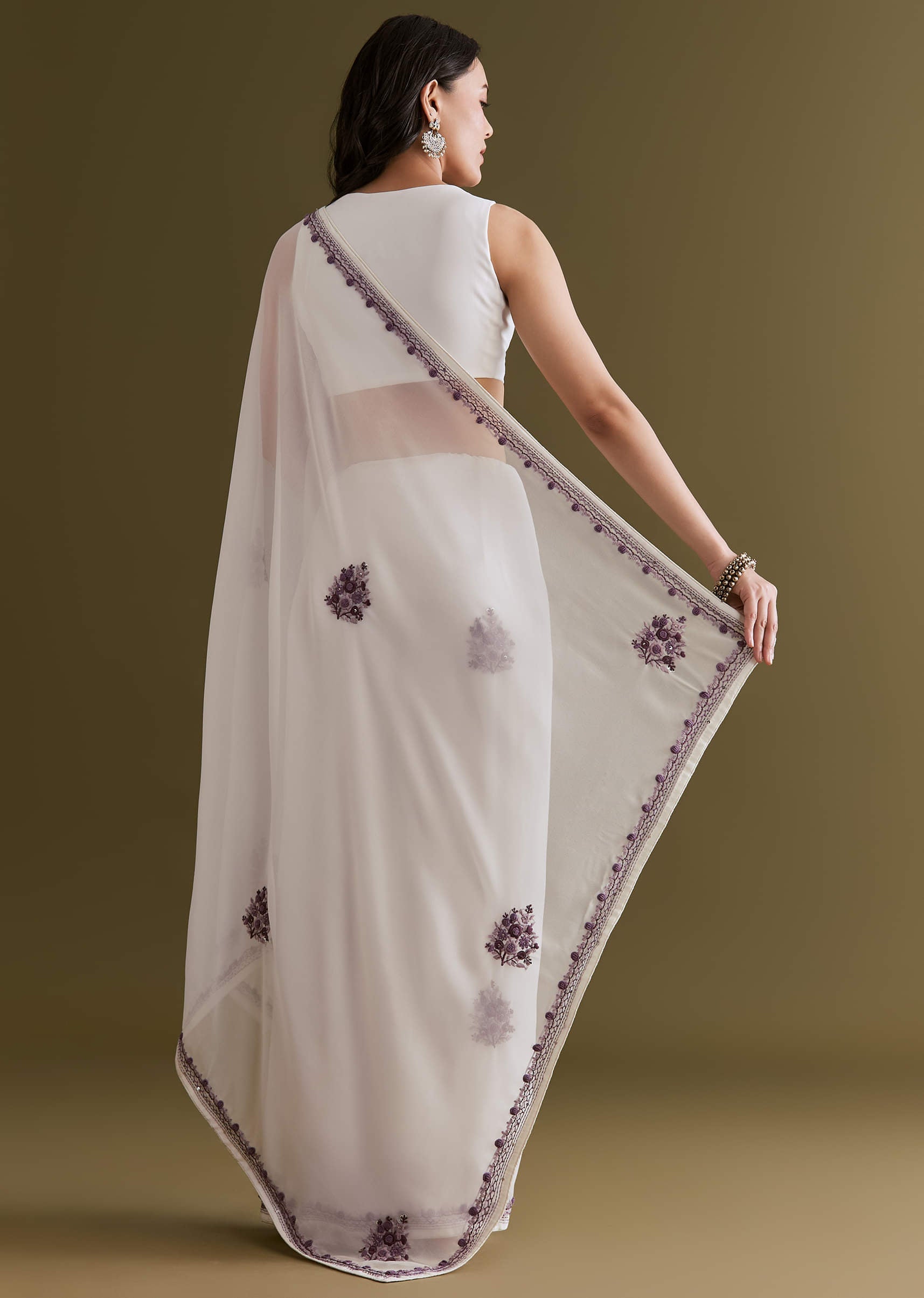 white-georgette-saree-with-kashmiri-bud-embroidery-sg293117-6_1ef643c5-fd63-46fc-bbe8-32fbca7d82b4.jpg