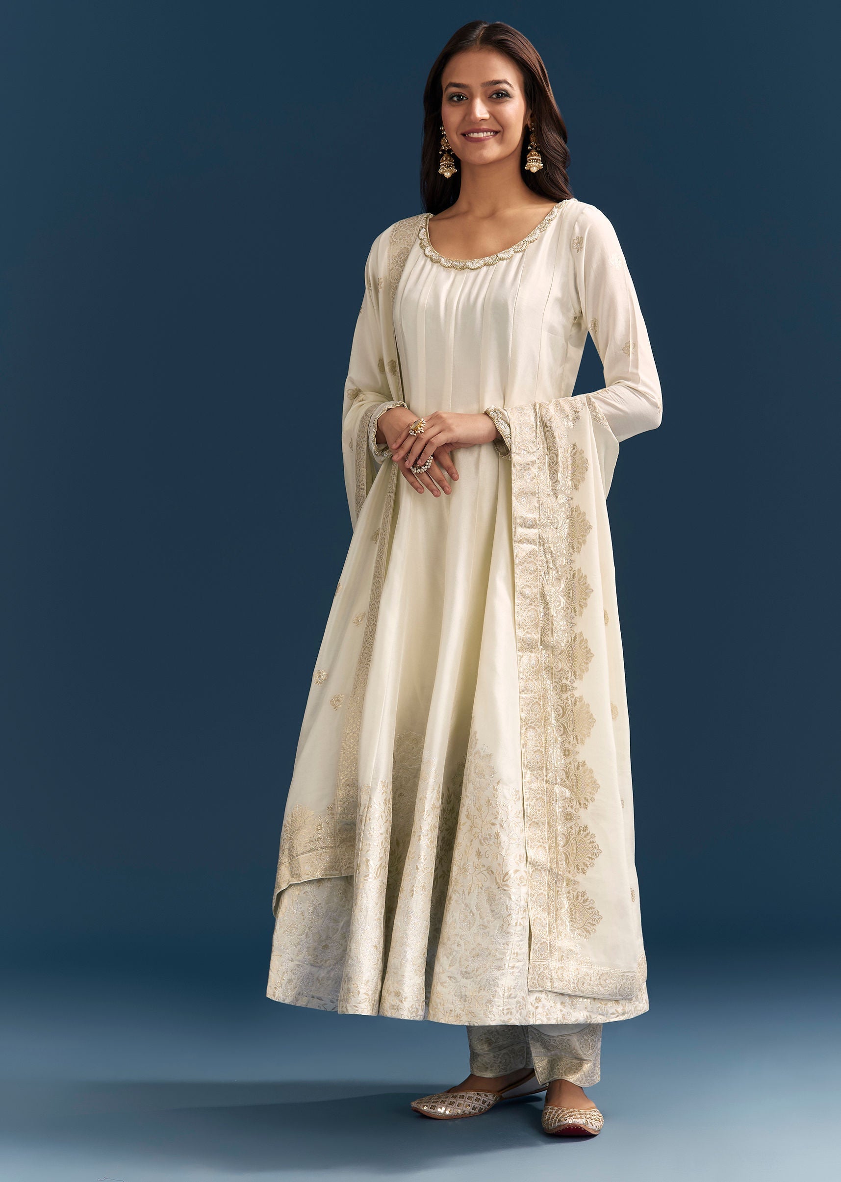 white-jacquard-anarkali-suit-with-organza-dupatta-sg324434-3_3b1896d8-a26a-452a-b333-f32f4f400be6.jpg