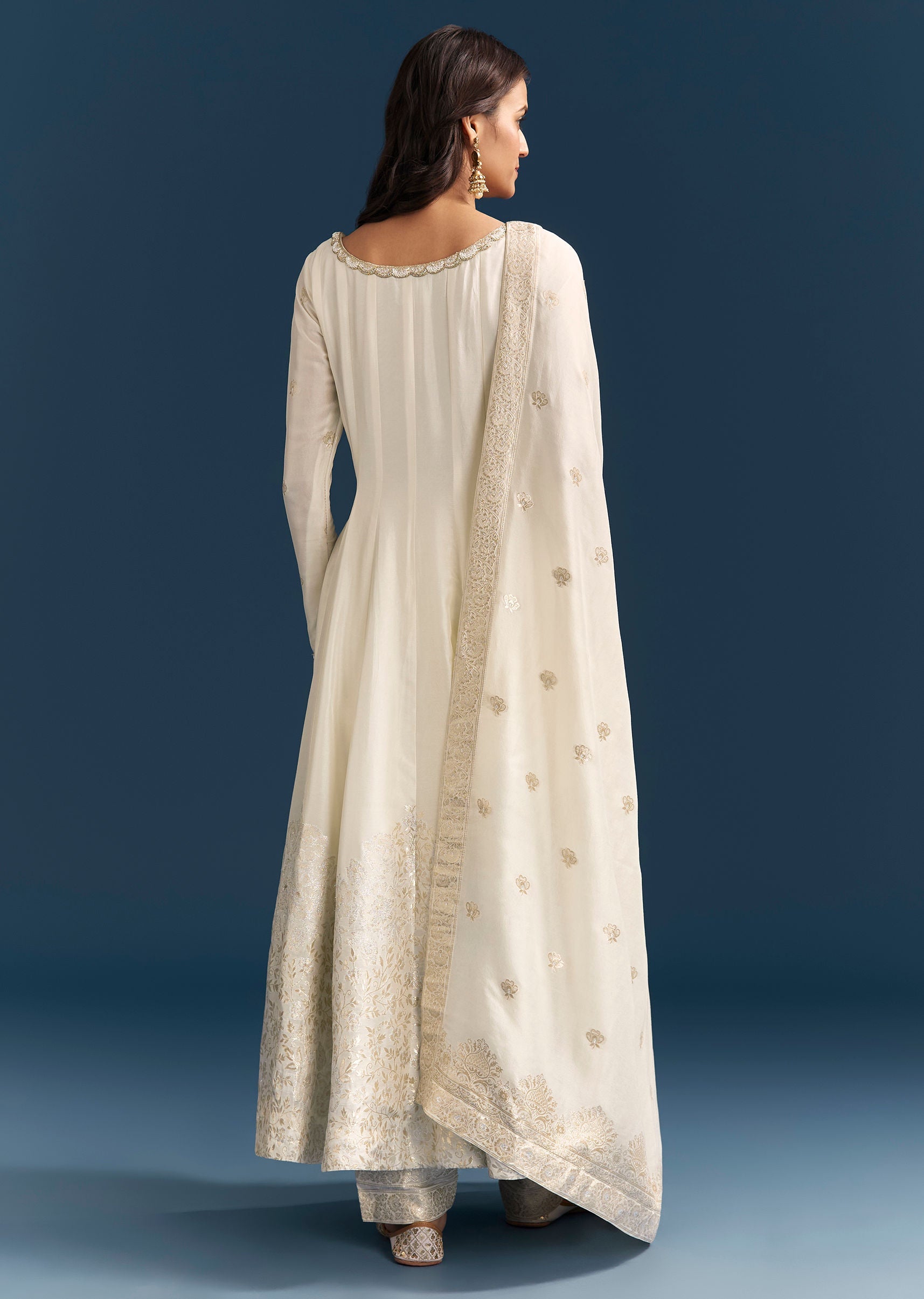 white-jacquard-anarkali-suit-with-organza-dupatta-sg324434-5_f817ecea-df85-4827-8fc5-a798da78a8a3.jpg