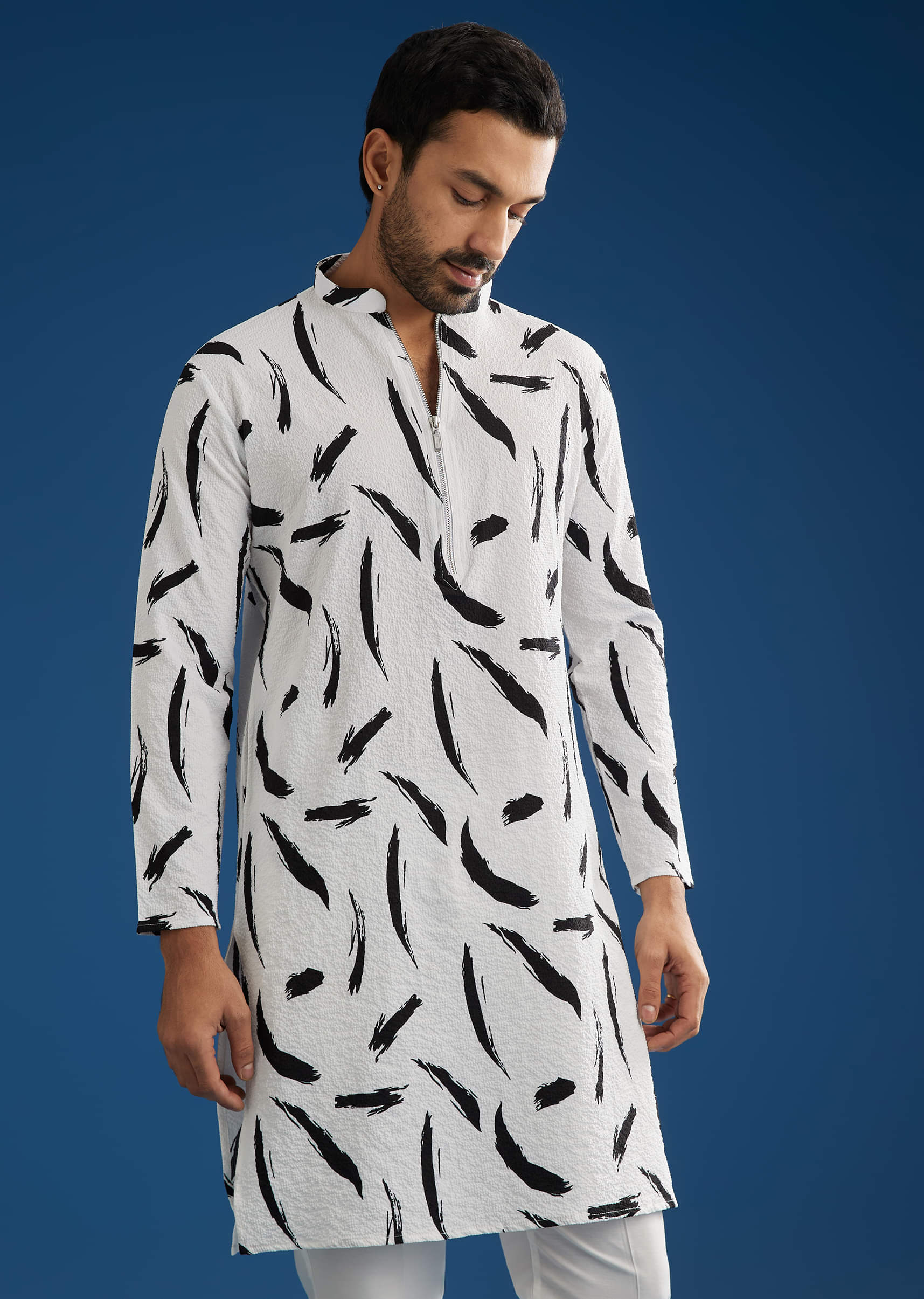 white-silk-kurta-set-with-abstract-prints-sg309177-4_4532fcc4-1199-453a-8276-e21fe03ed39c.jpg