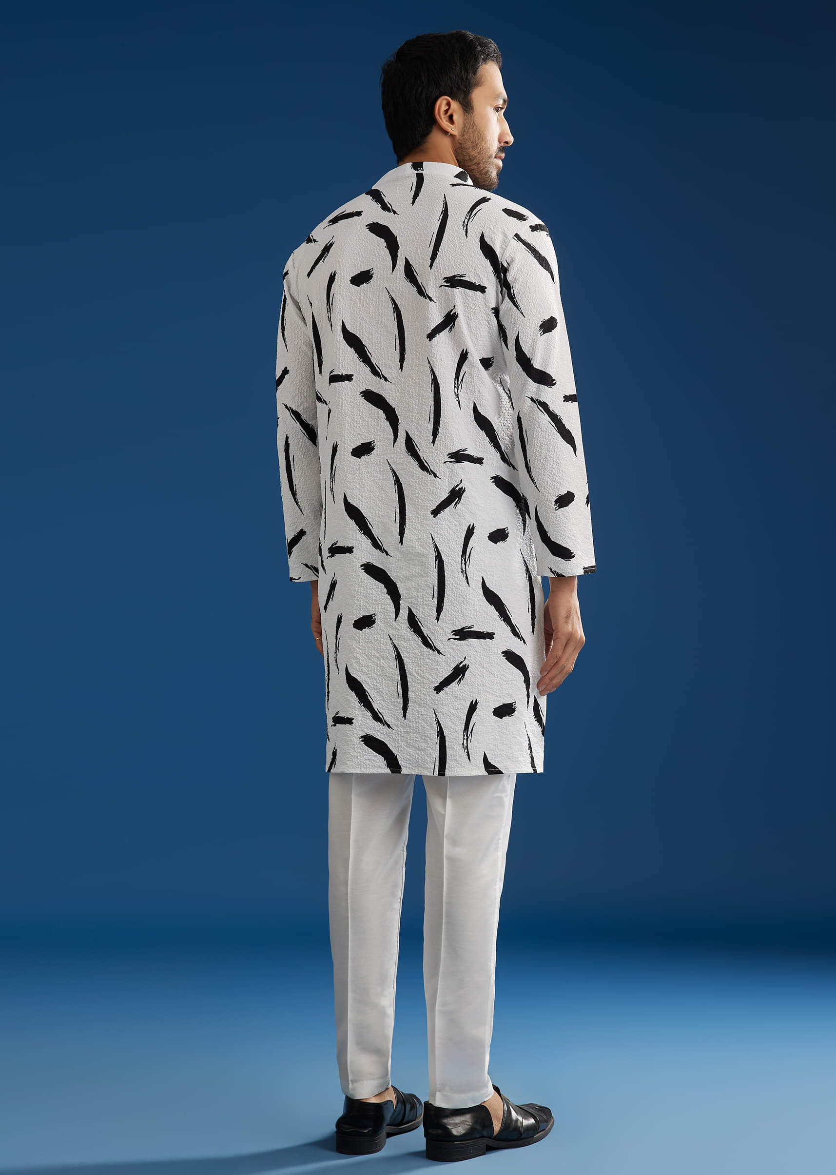 white-silk-kurta-set-with-abstract-prints-sg309177-5_4e235b61-8f7a-456d-90d4-7fea29f33967.jpg