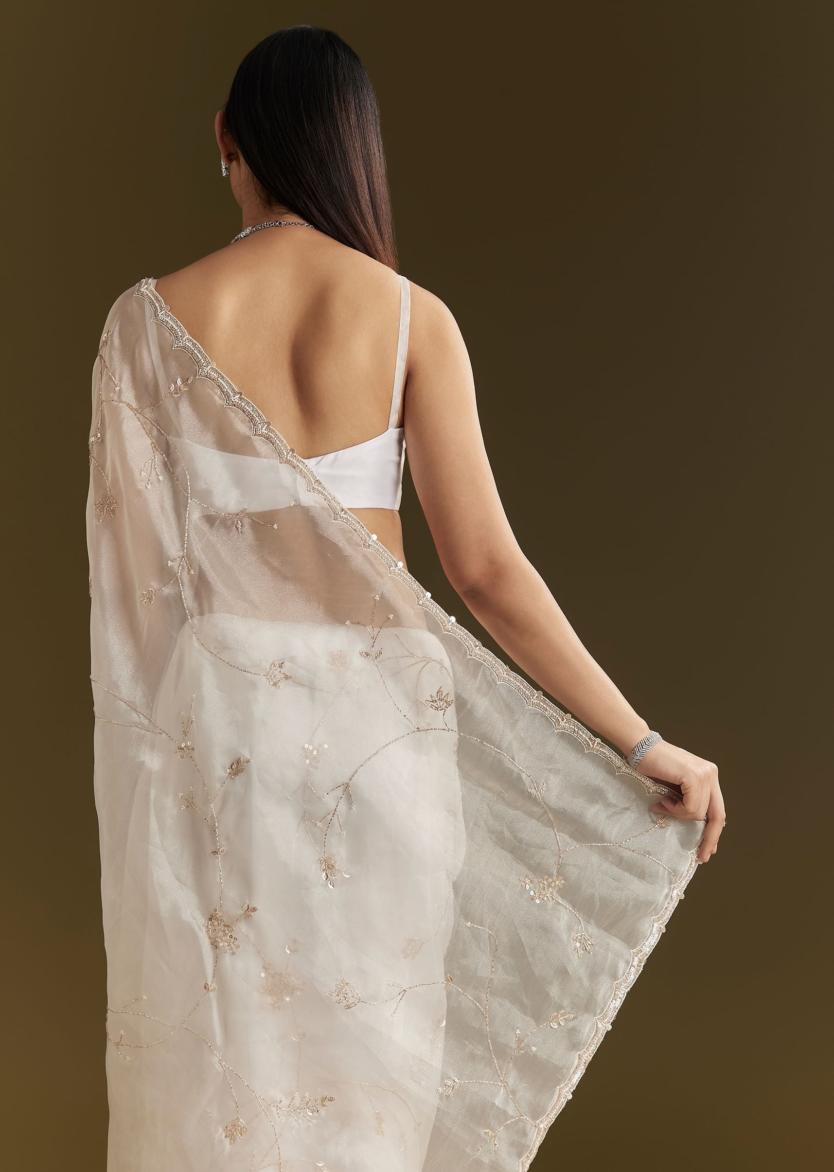 white-tissue-embroidered-saree-with-scallop-border-sg294611-6_23542812-ae35-4dde-b0ae-3fe689312d76.jpg