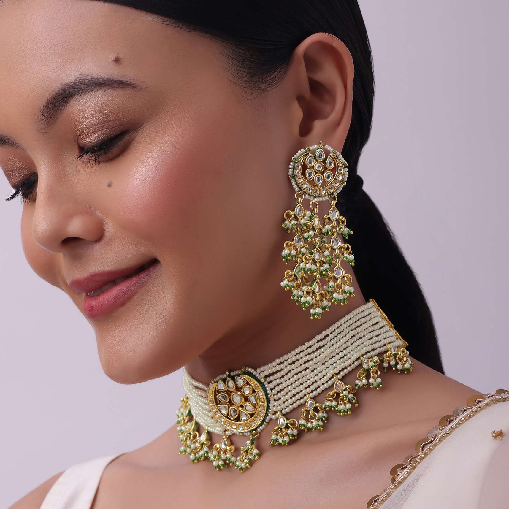 white_kundan_choker-sg172462_9_c283aeb9-34ec-4346-bfd4-0693663b54ab.jpg