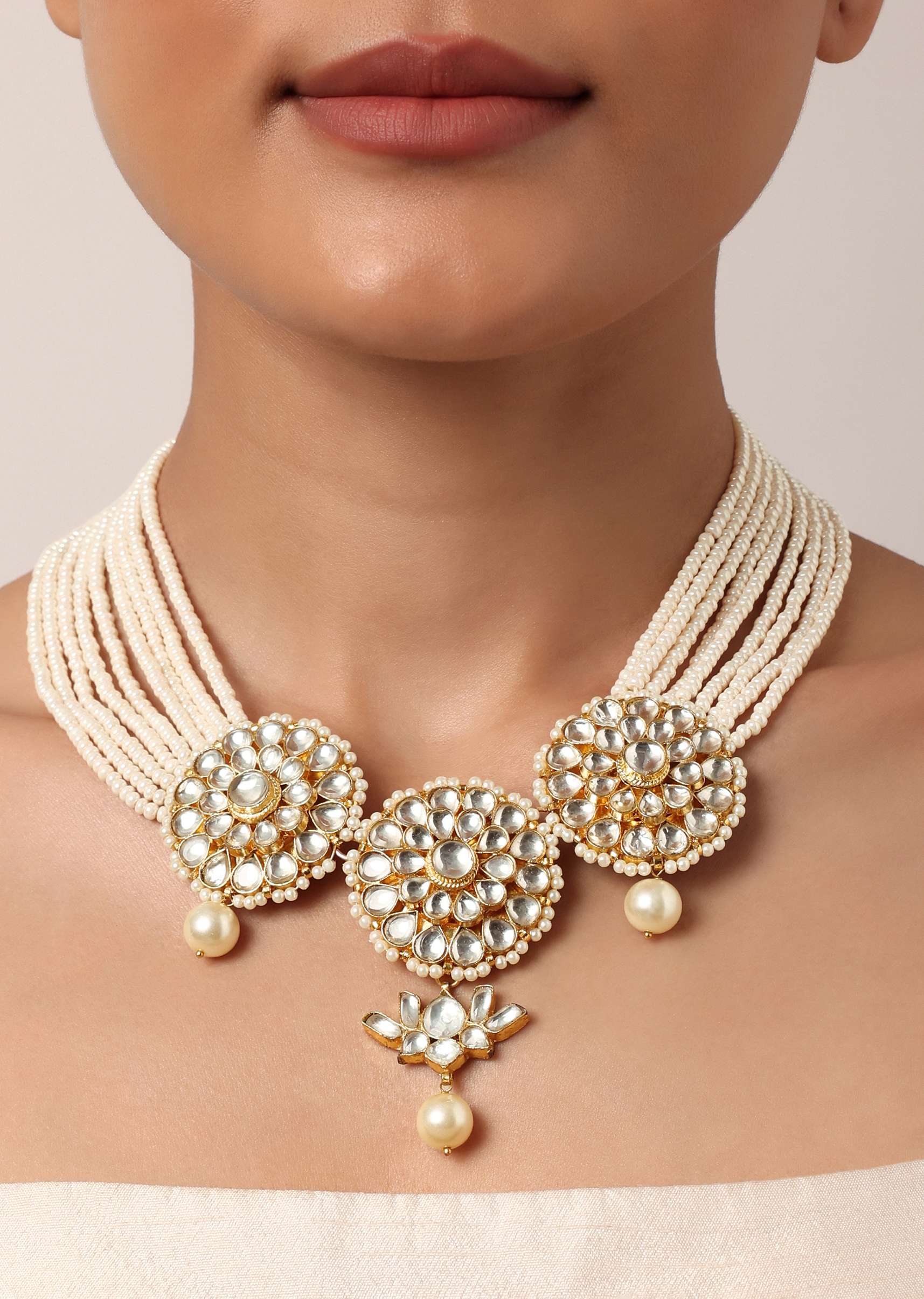 white_necklace_set_wit-sg139364_4_3e13bc74-5a13-4c74-8eef-56afd15ceb6a.jpg