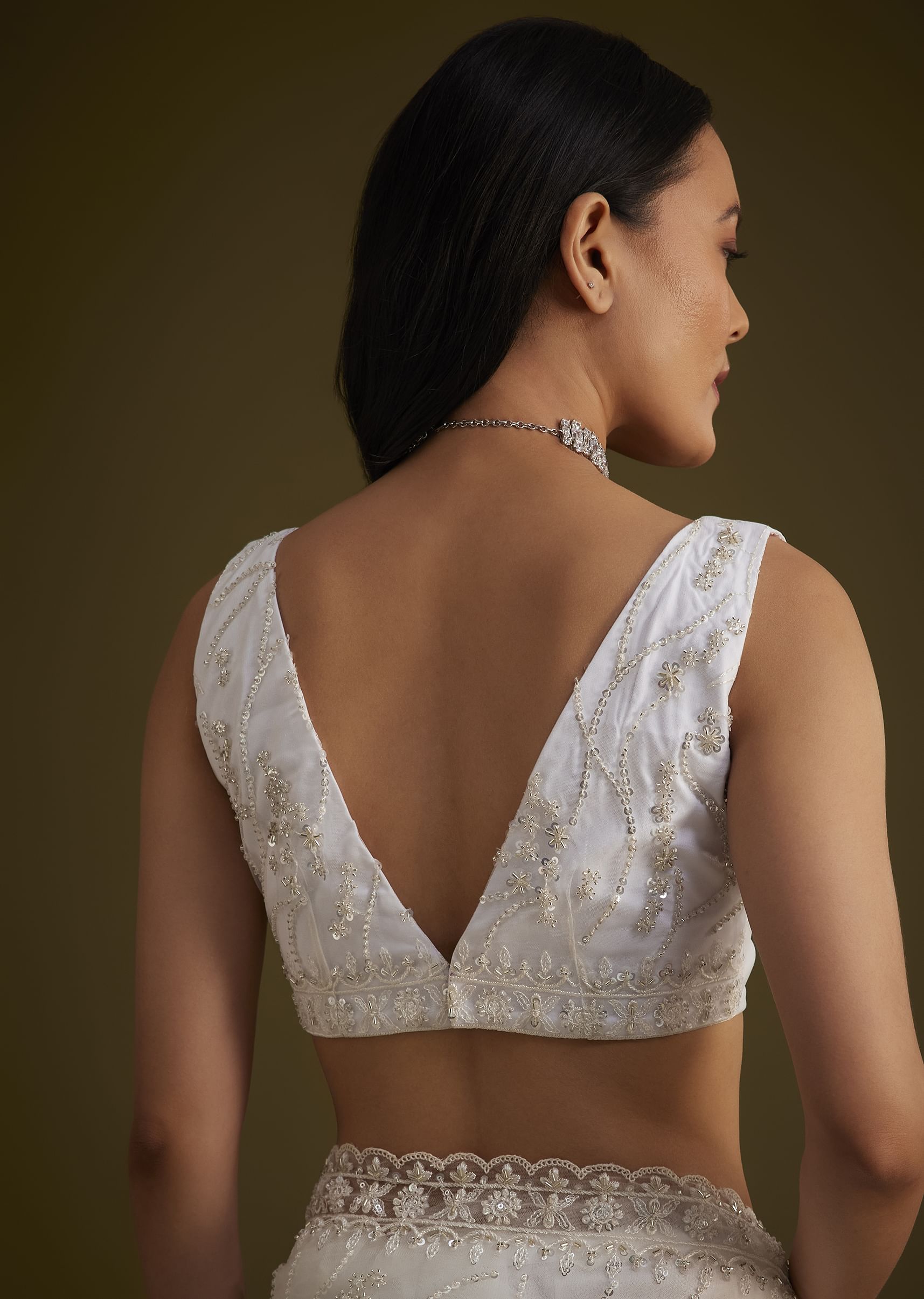 white_net_saree_with_sequins_and_stones_embroidery-sg261875_17_a619b0a2-2893-404a-9236-dd99ec7cd159.jpg