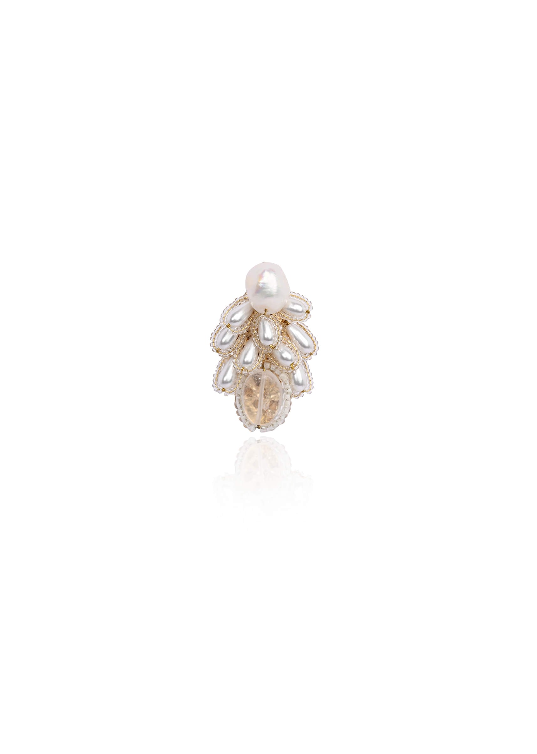 white_pearl_drop_pearl_triangle-sg370975-1-nosto_2.jpg