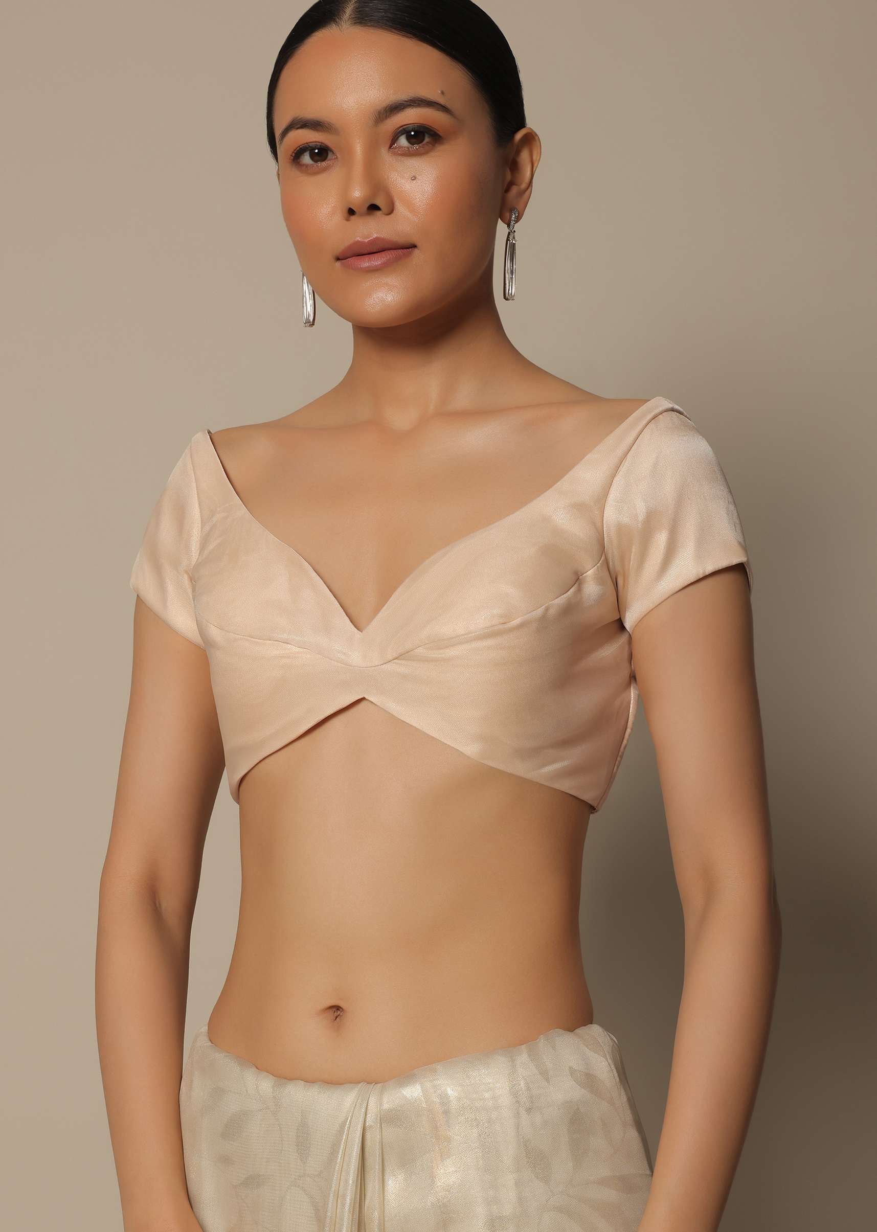 white_satin_saree_with_floral_motif_thread-sg199309_11_de7f1e05-2b04-4208-8e2f-d39a3ec73bfa.jpg