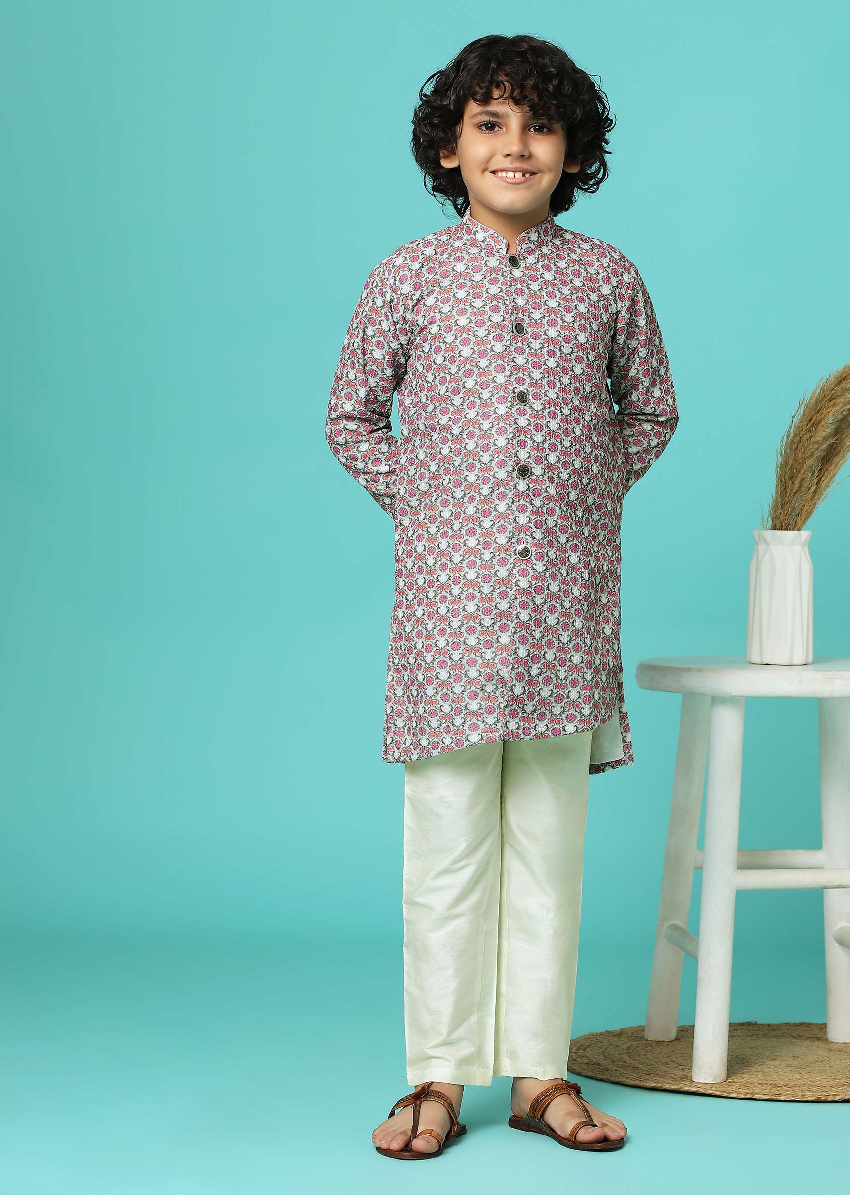 white_silk_kurta-sg161213_1_de1f8efb-6a09-4d6a-afea-557065c0dc75.jpg