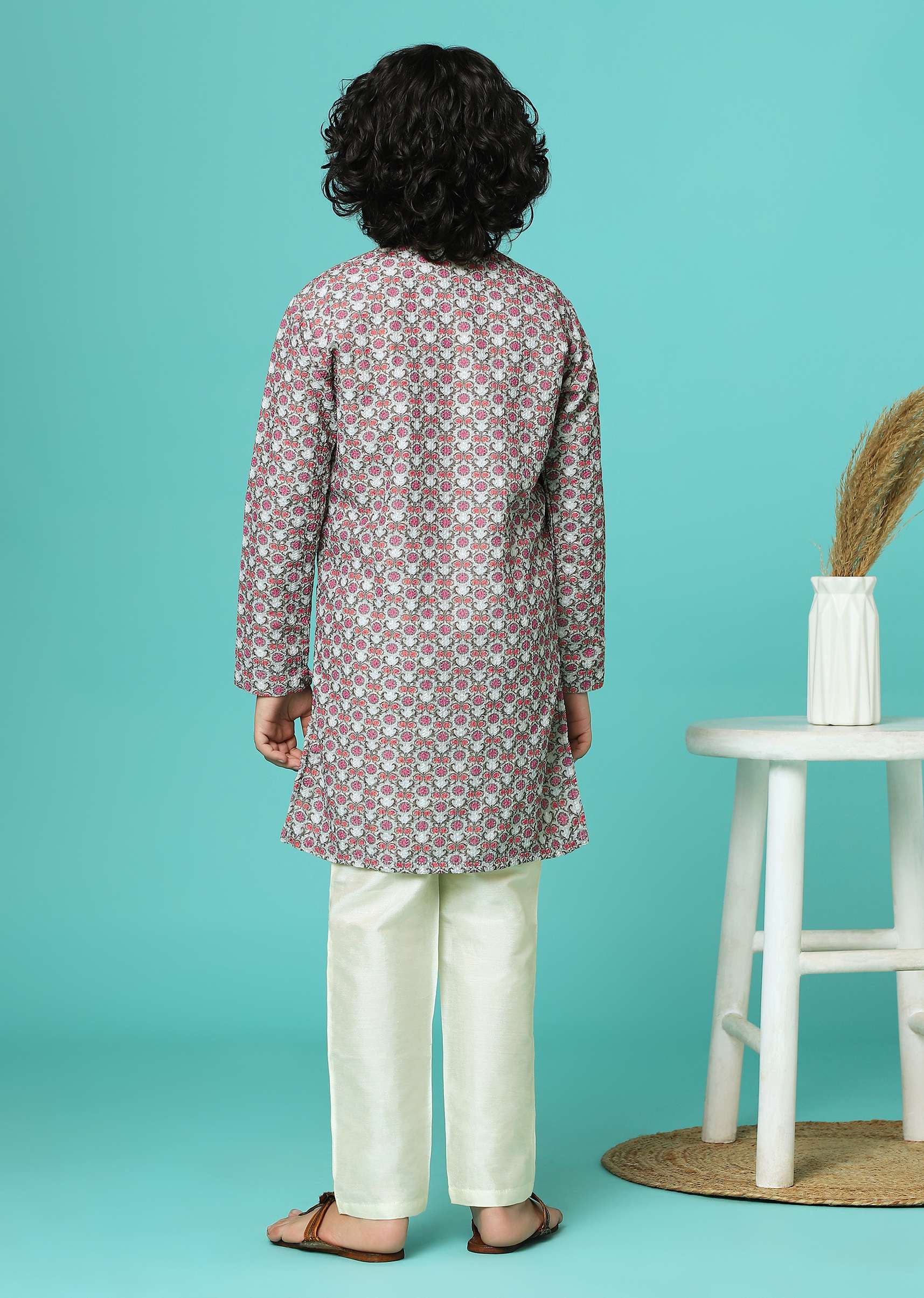 white_silk_kurta-sg161213_3_c07b7b45-e114-4559-9b86-312f7cd923b9.jpg