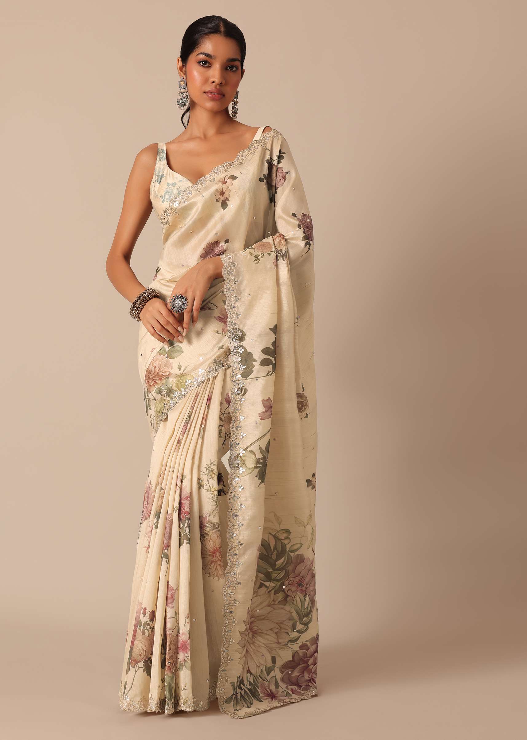 white_tussar_saree_with_scallop-sg182597_8.jpg