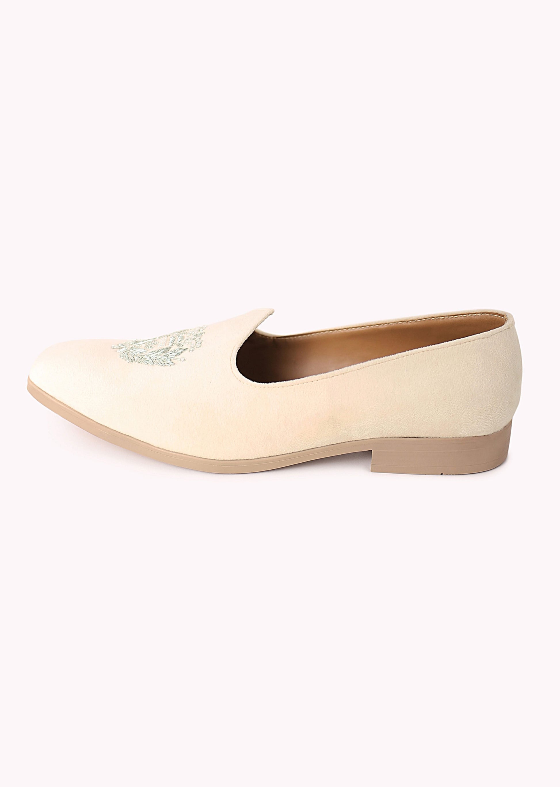 white_velvet_jut-sg179214_7_4e5451f5-3038-4f51-bc66-da98ceab0b99.jpg