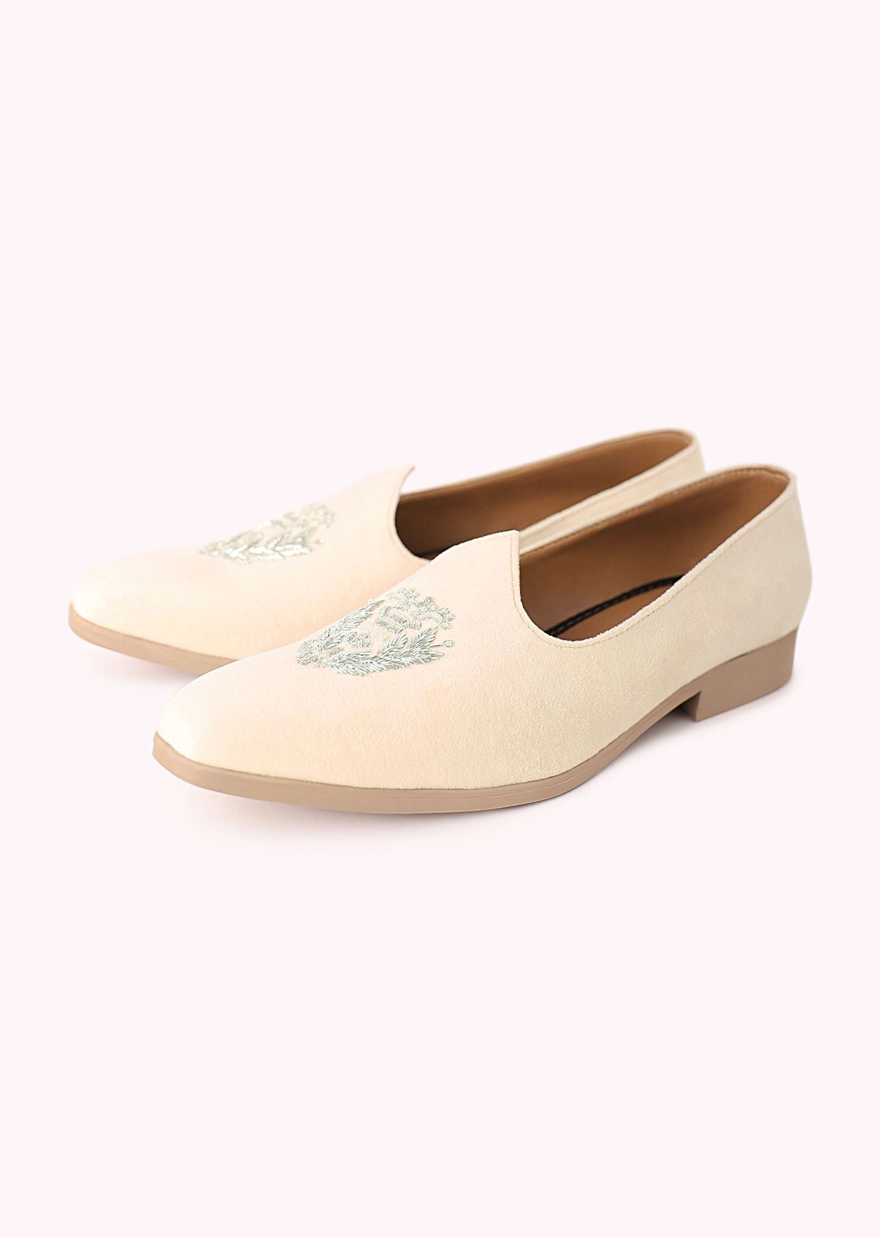 white_velvet_juttis-sg179214_1_7a86b58d-ee3c-4cde-b49d-ab40555a02d1.jpg