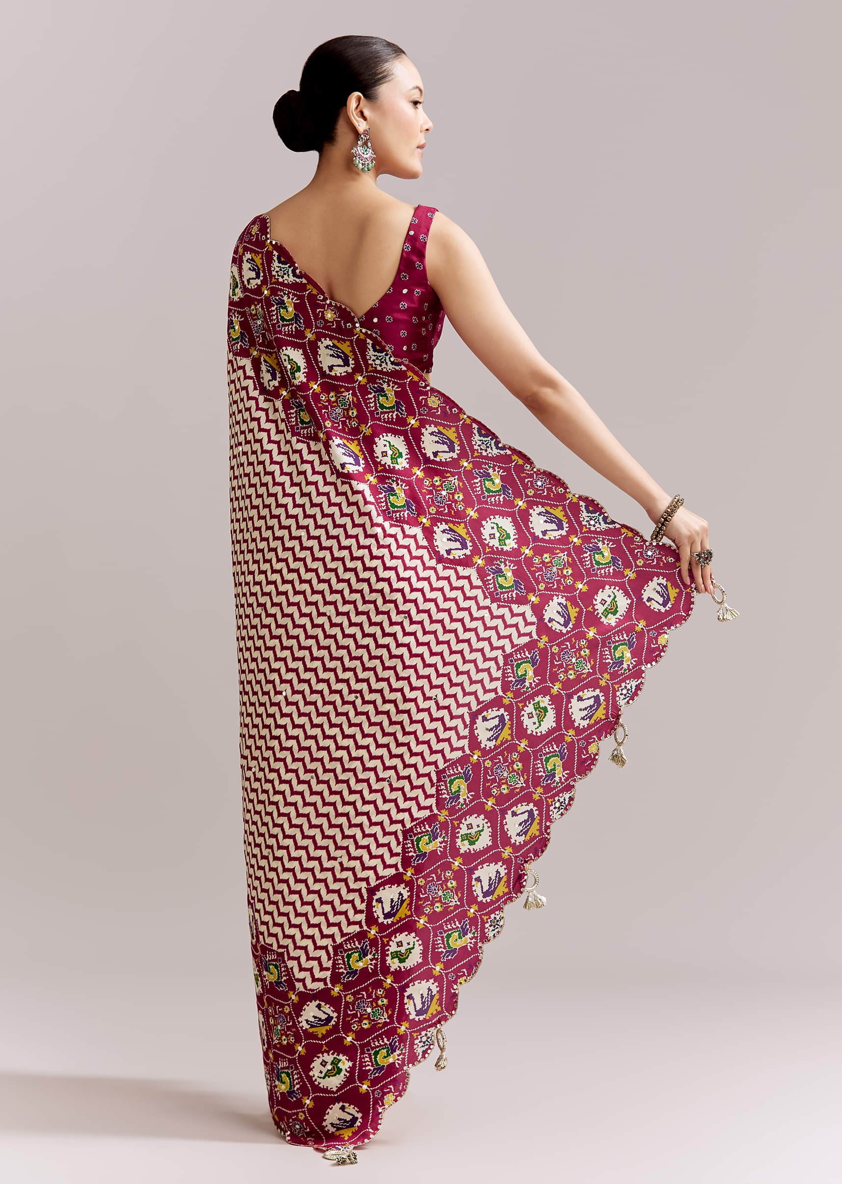 wine-and-off-white-satin-saree-with-ikat-style-floral-birds-border-sg351939-4.jpg