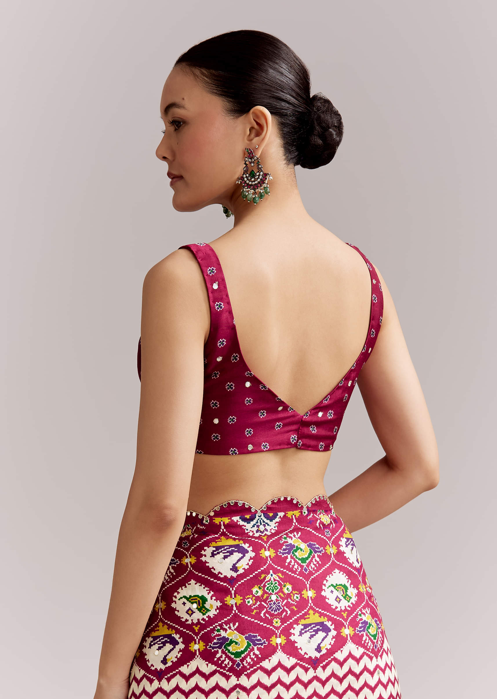 wine-and-off-white-satin-saree-with-ikat-style-floral-birds-border-sg351939-8.jpg