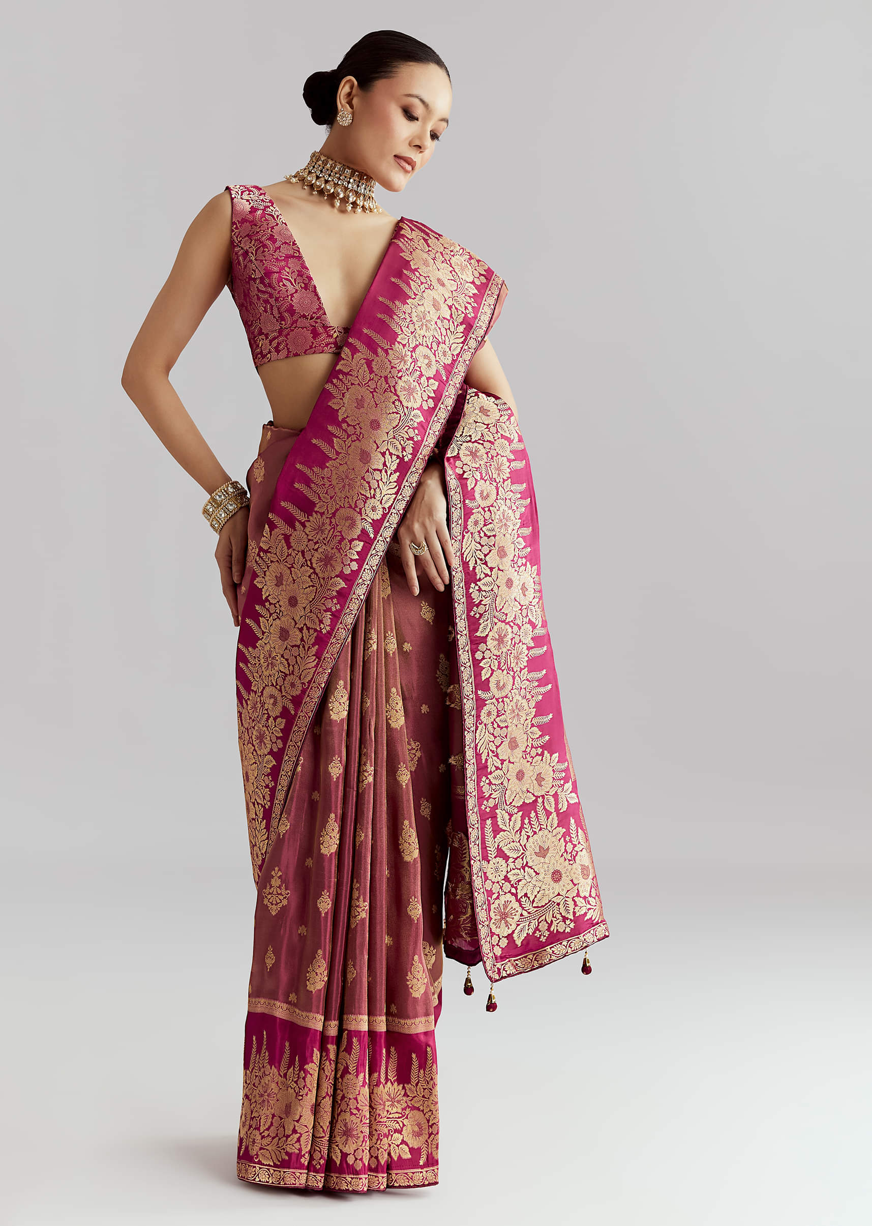 wine-dola-silk-woven-saree-with-zari-butti-work-sg350504-1.jpg