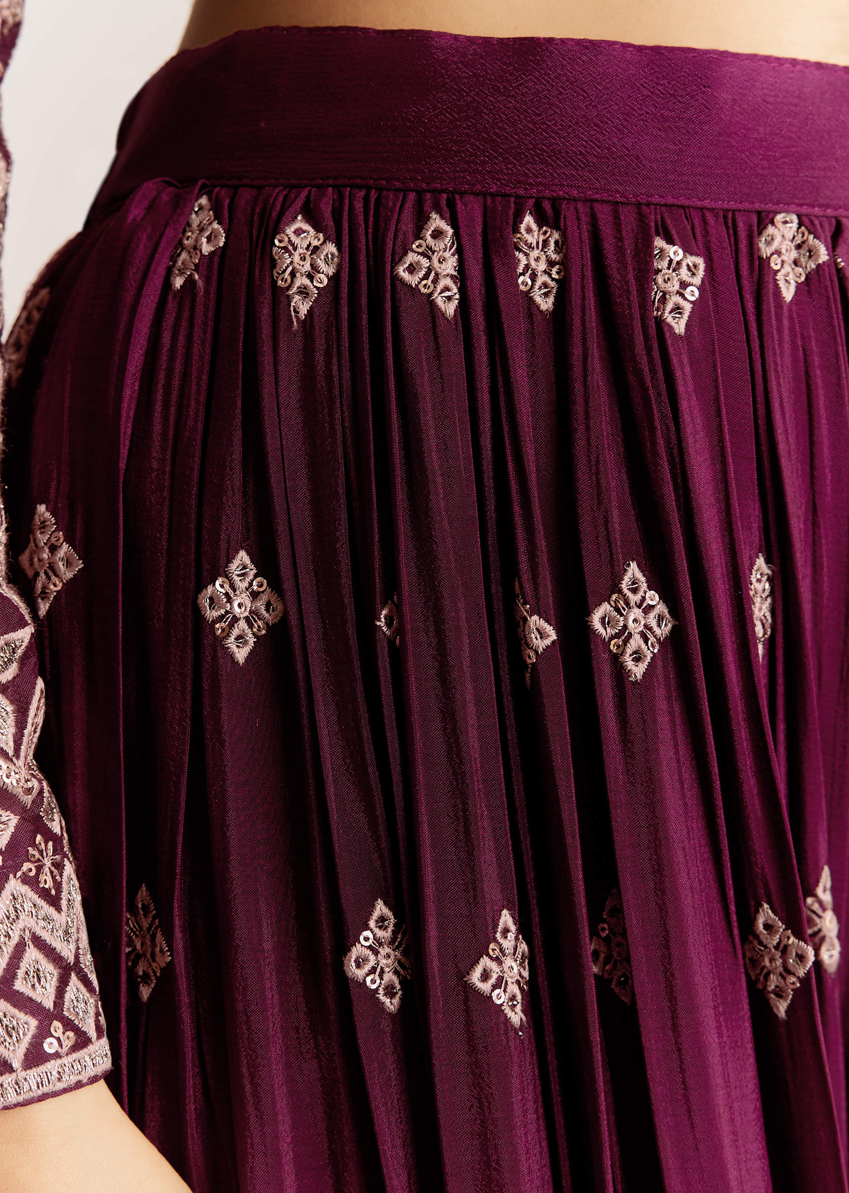 wine-georgette-kurta-set-with-zari-and-resham-work-sg285960-6_e81c623c-7c7a-415e-a235-f4606f385205.jpg