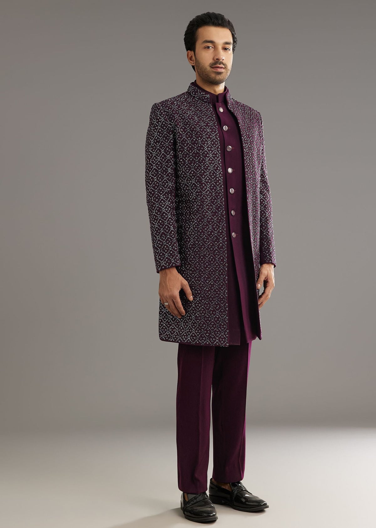 wine-indo-western-set-with-embellished-salli-and-diamond-work-sg309021-5_c5f86260-f362-48b6-8bc0-16fc53044f32.jpg