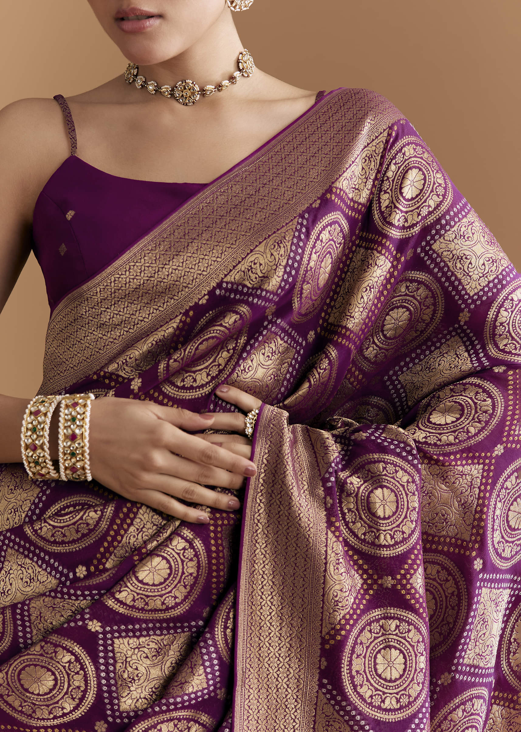 wine-khadhi-georgette-saree-with-geometric-motifs-in-zari-work-sg346191-2.jpg