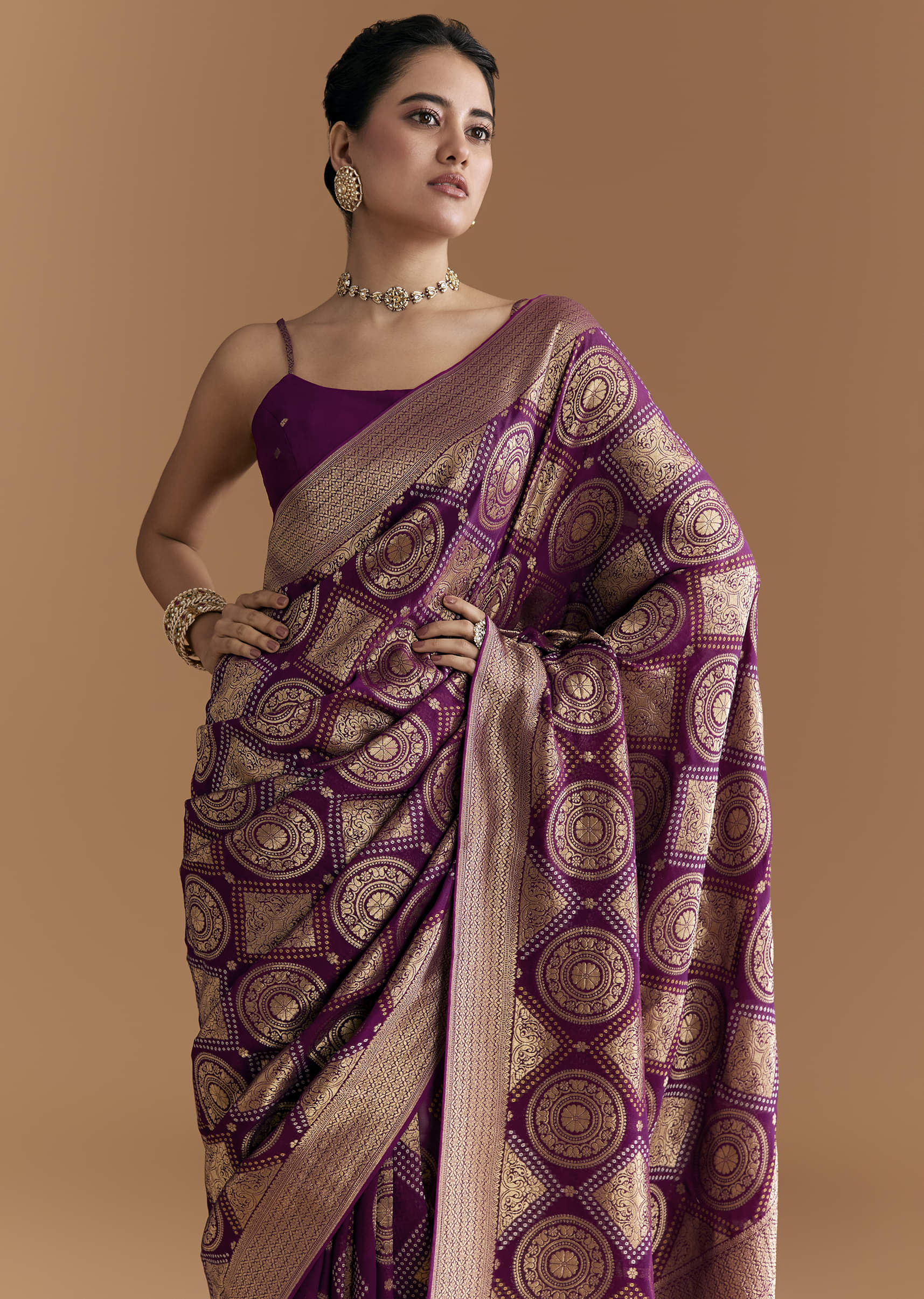 wine-khadhi-georgette-saree-with-geometric-motifs-in-zari-work-sg346191-5.jpg