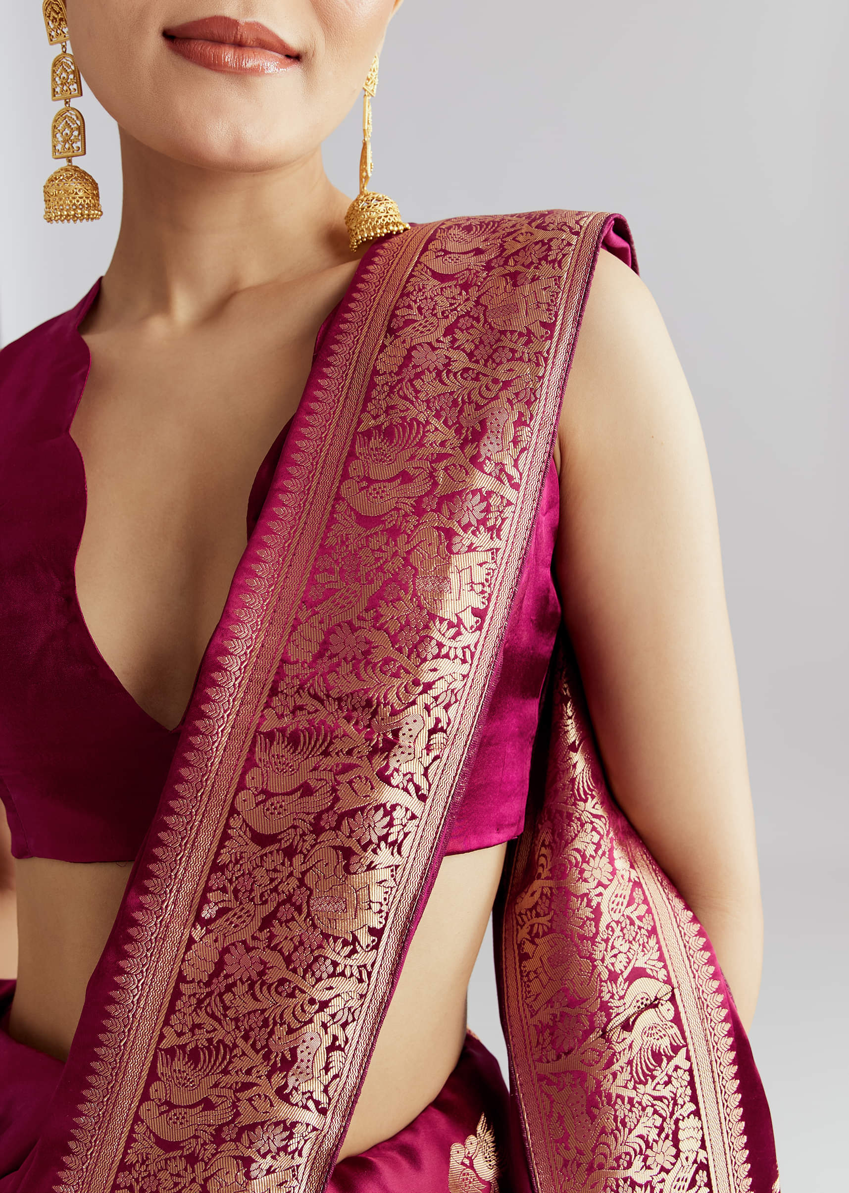 wine-satin-silk-woven-saree-with-heavy-zari-embroidery-sg350501-2.jpg