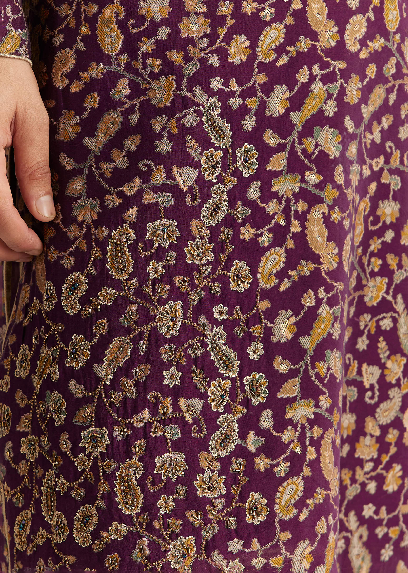wine-silk-floral-printed-kurta-set-with-cutdana-work-sg323912-4_7084c70c-8378-4cd5-9267-0a92396e6a94.jpg