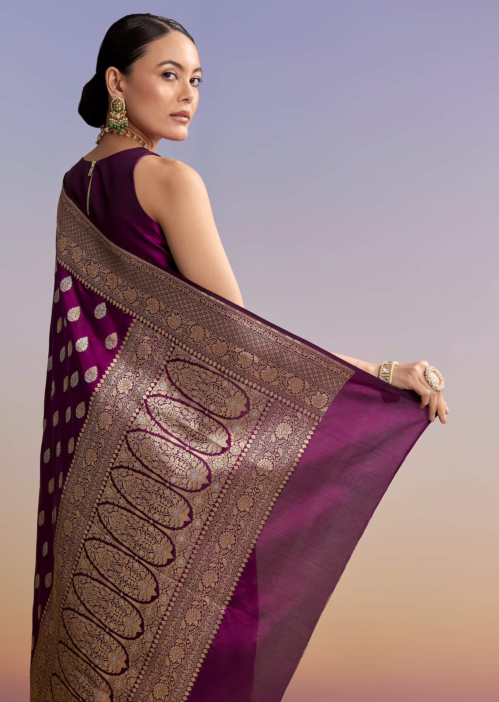 wine-silk-handwoven-banarasi-saree-with-zari-butti-sg342737-6.jpg