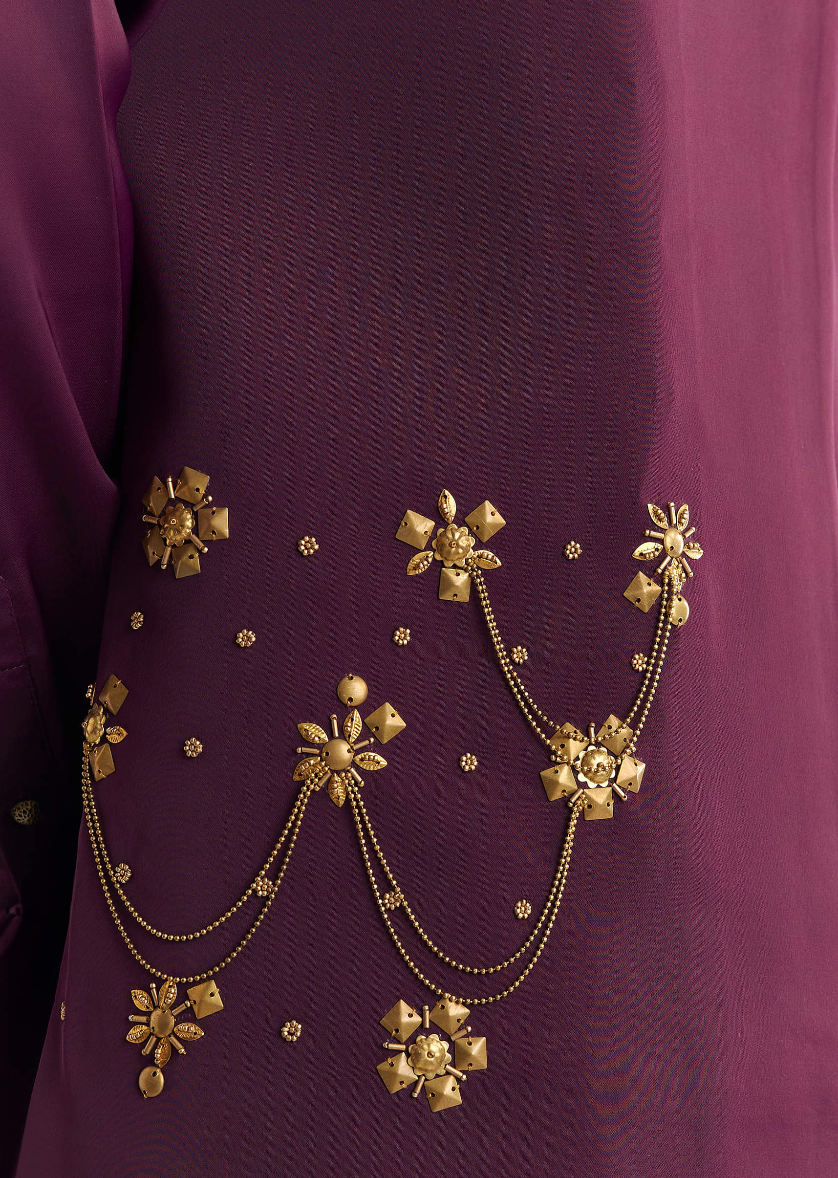 wine-suiting-jacket-kurta-set-with-metal-accents-sg323760-4_9aab8dbc-90fc-49ae-9026-c1e6f0a325dd.jpg