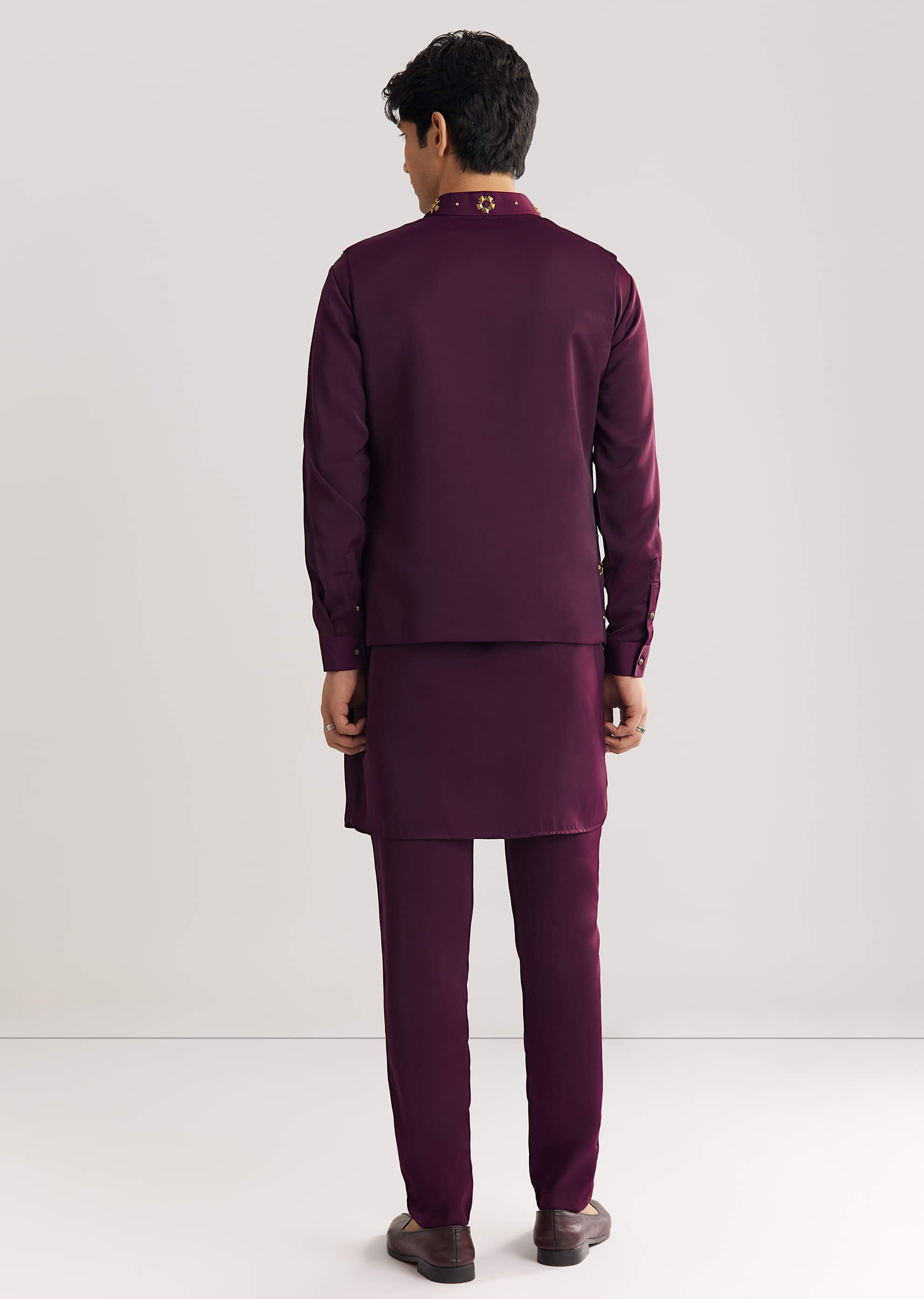 wine-suiting-jacket-kurta-set-with-metal-accents-sg323760-6_ec7b35ab-4821-4d6d-af28-122cb3cfd547.jpg