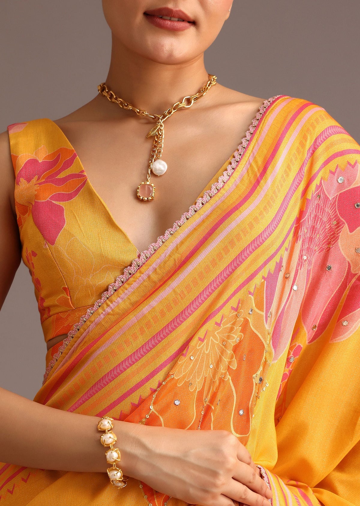 yellow-mustard-floral-printed-muslin-saree-sg257761_6_169d49d5-7e51-4371-a4e1-3567e7f332cd.jpg