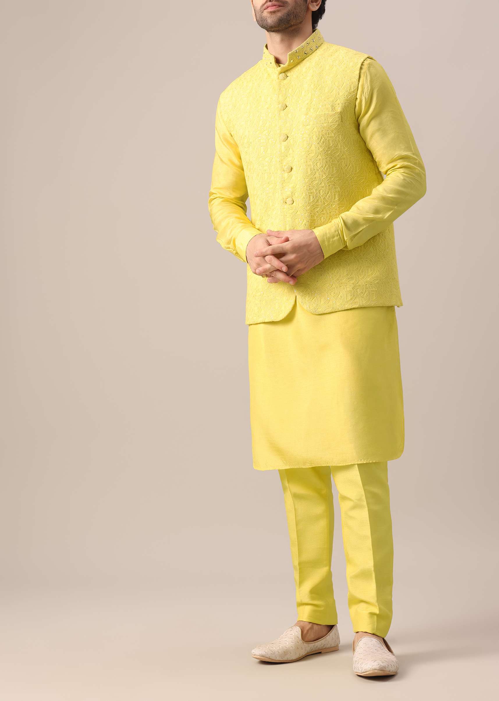 yellow_mirror_work-sg165893_8_c89f0b0e-7626-4da1-8b58-644c851c4c9e.jpg