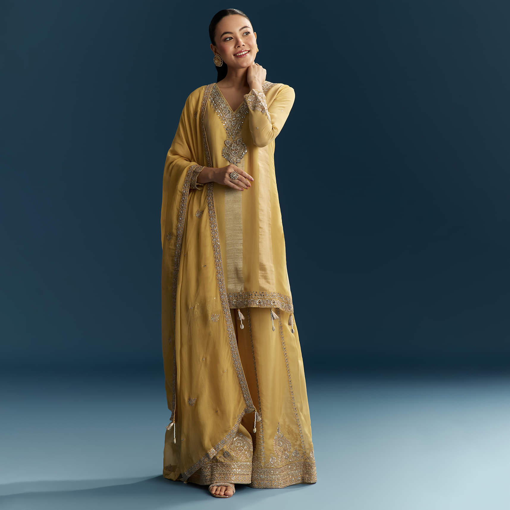 yellow_organza_palazzo_suit_with_zari_and-sg344335-6_7.jpg