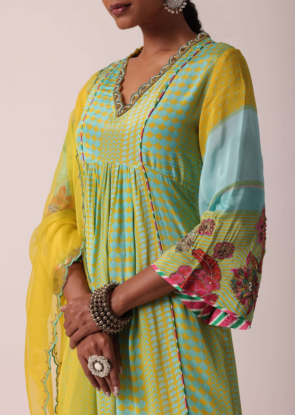 yellow_silk_palazzo_set_with_printed_kurta_-sg203463_5_253e9f2c-c809-485f-a92b-982dac05f5fa.jpg