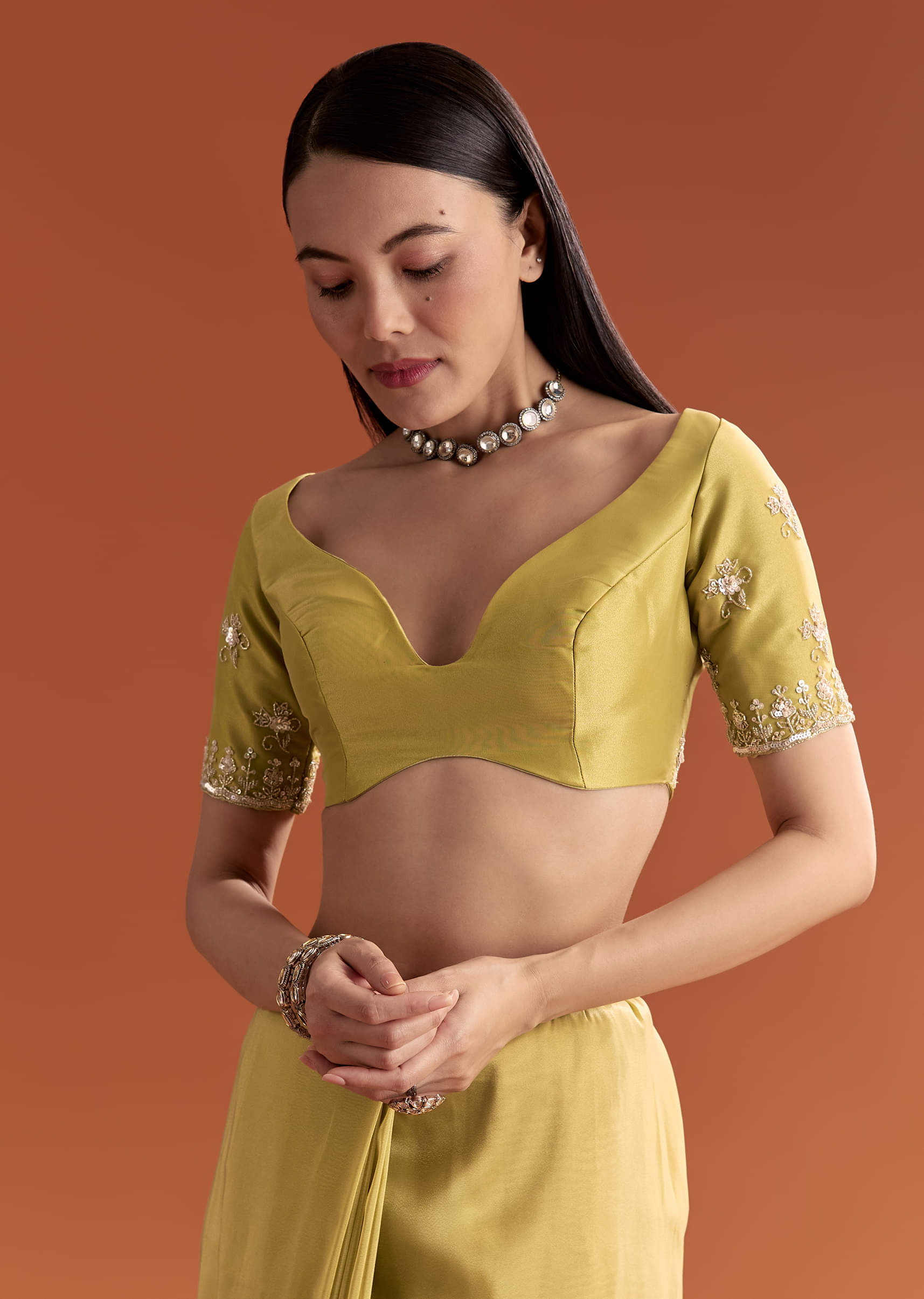 yellow_tissue_saree_with_floral_embroidery_and_cutdana-sg317946-9_3.jpg