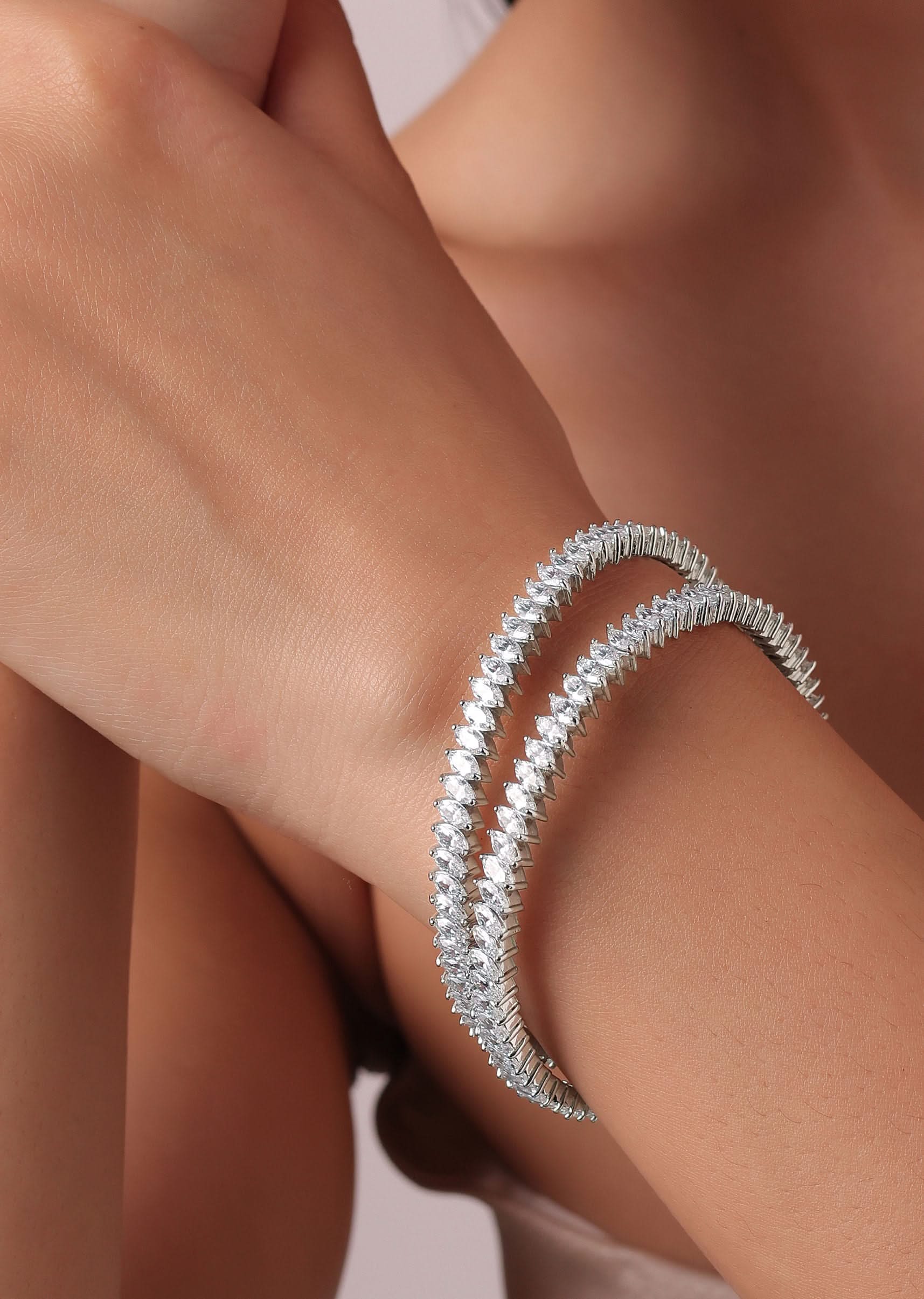 92.5_sterling_silver_white_zirconia_bangles_set_of_2-sg177853_1_144366e3-1436-4711-99cf-64a7e94ec165.jpg