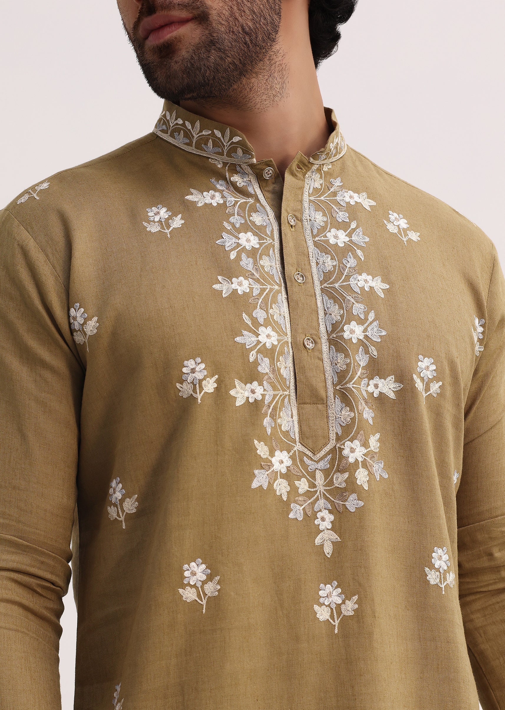 Beige_Resham_Work_Kurta_Set_For_Men-SG228822_3_9c6703cd-e090-46e1-83b0-3b9be89abc37.jpg