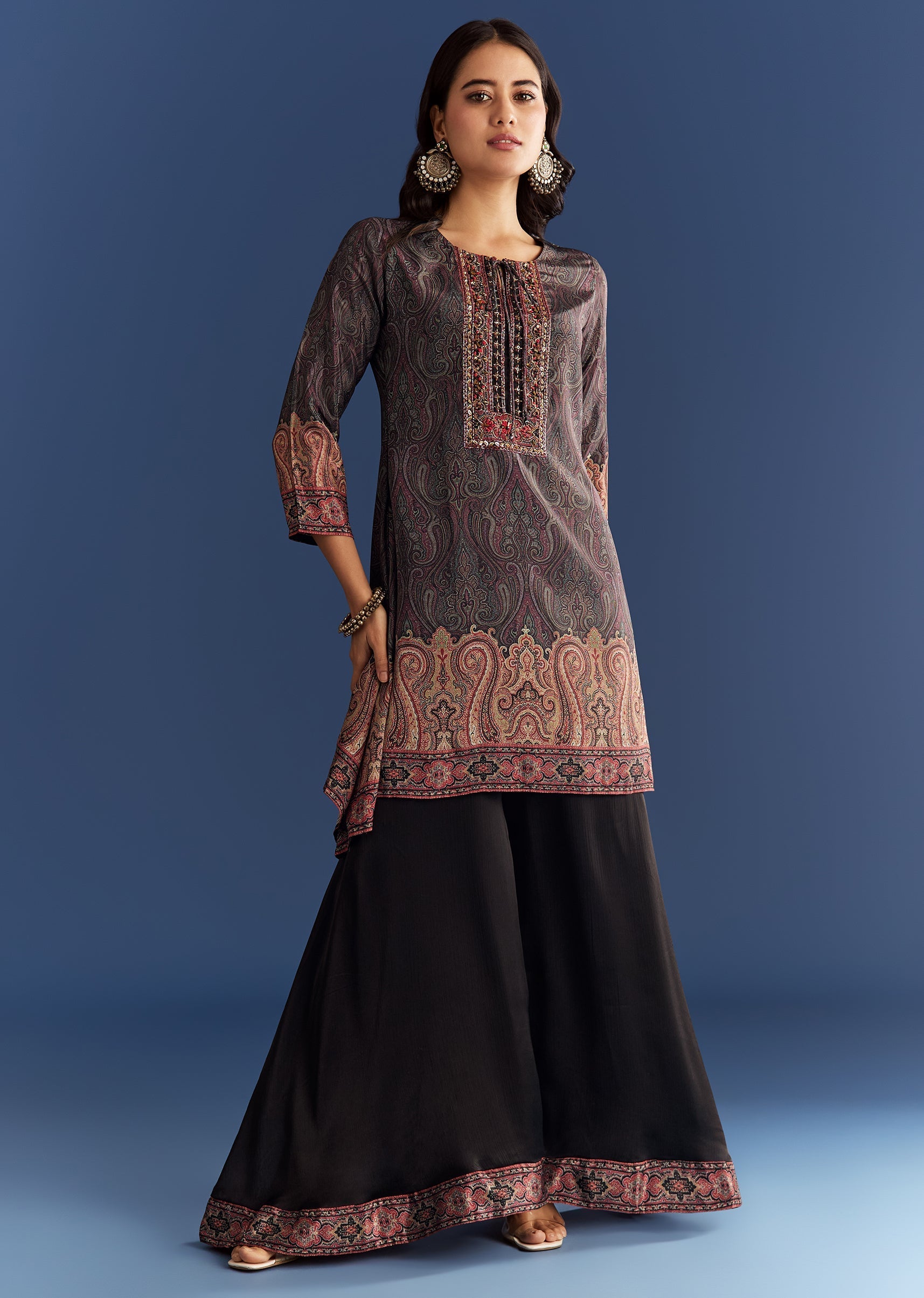 BlackSatinPaisleyPrintKurtaShararaWithCutDanaEmbroidery-sg312435-2_1_67bea94e-907c-4a29-ab8b-16c6072b8492.jpg