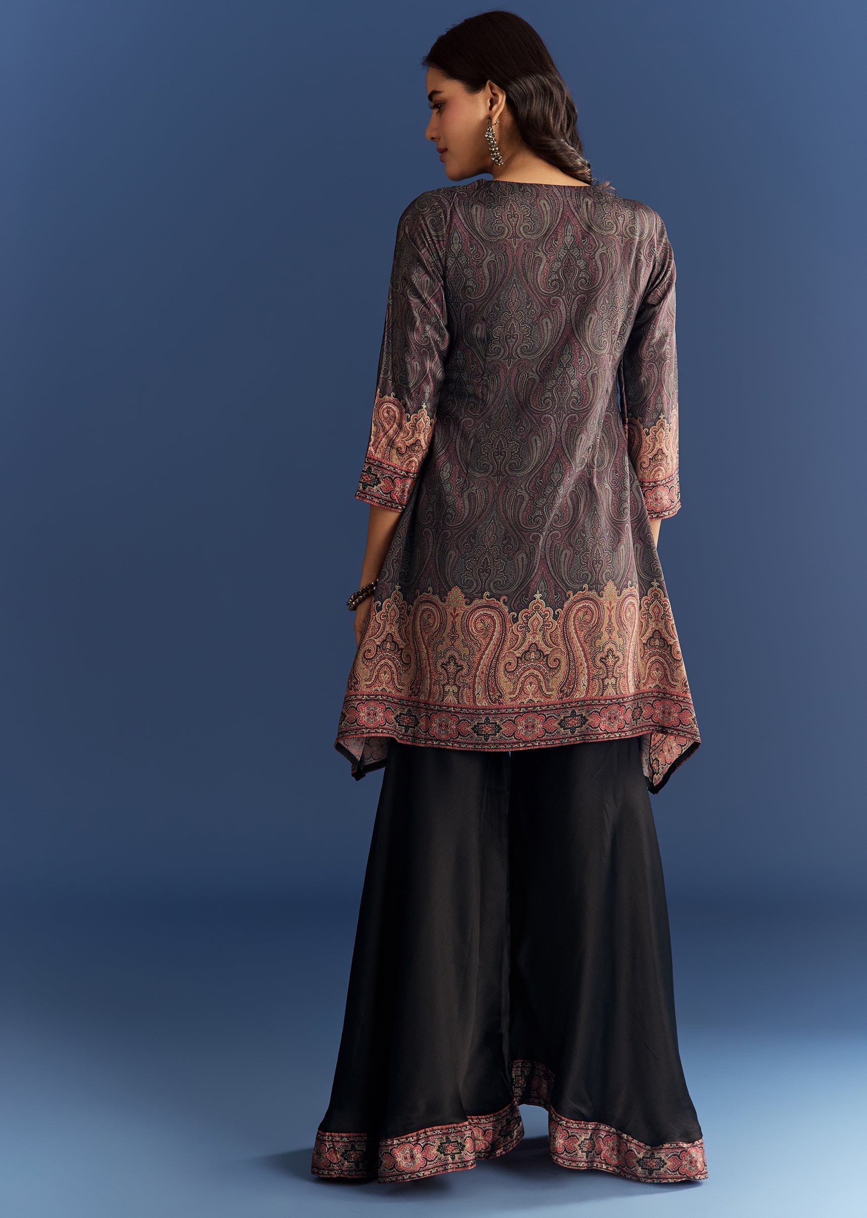 BlackSatinPaisleyPrintKurtaShararaWithCutDanaEmbroidery-sg312435-2_4_e4851160-0ffd-467f-90f0-a88814159af5.jpg