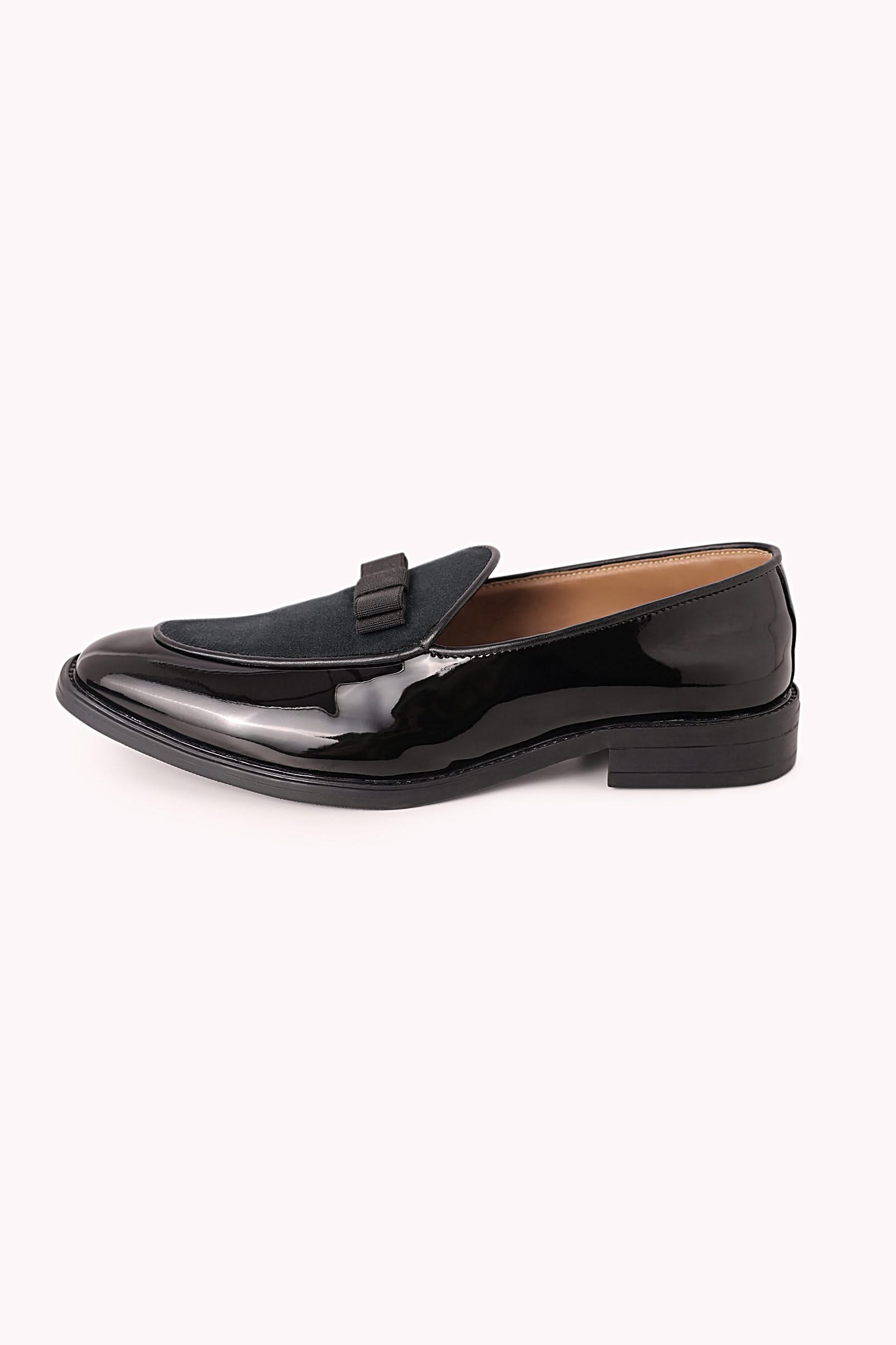 Black_Bow_Loafers_In_Velvet-SG179262_2_36ba01fb-11e5-41b4-844c-b1a7cfb64e8f.jpg