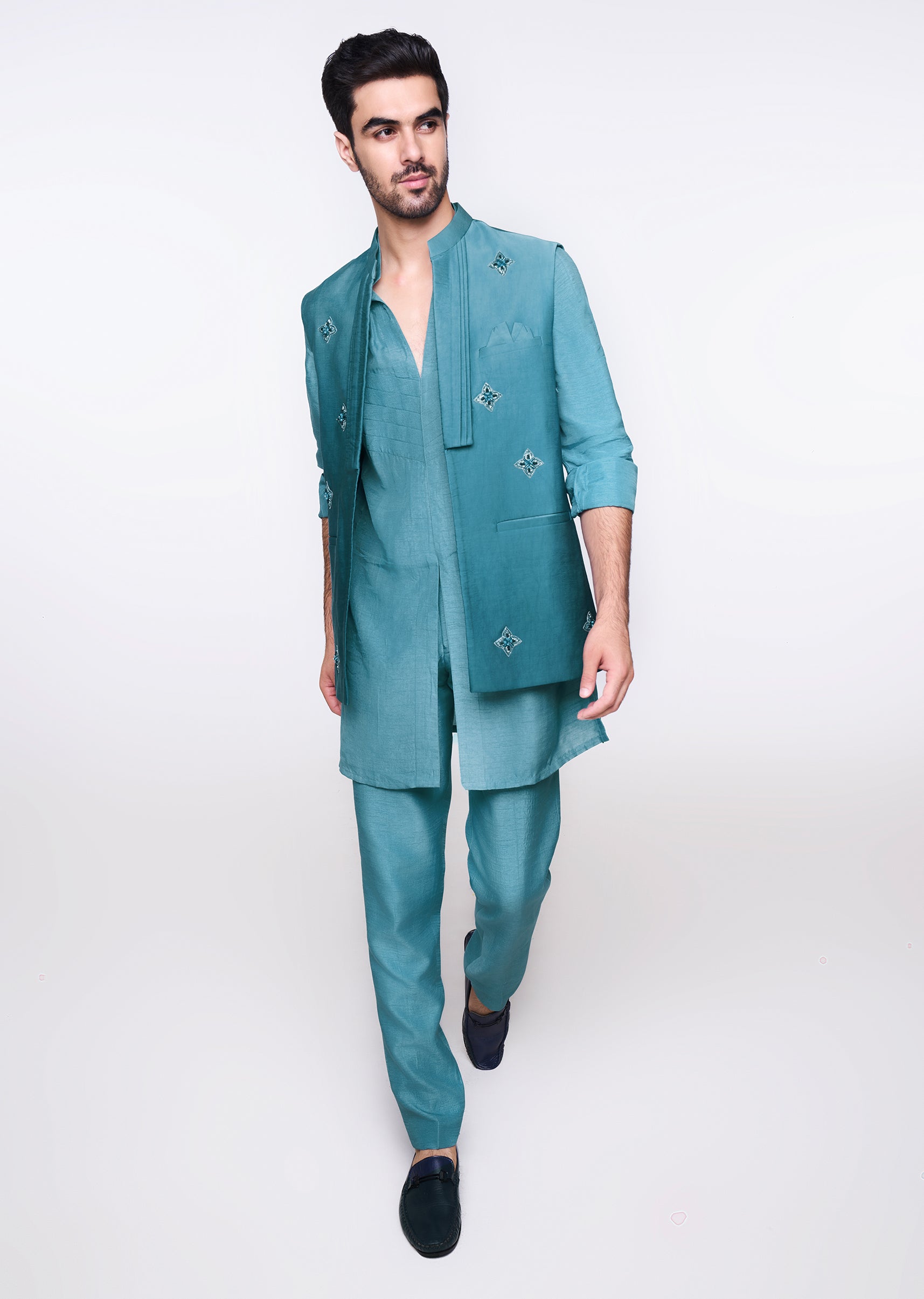 BlueOmbreHandEmbroideredBandiAndKurta-sg242984-1_3.jpg