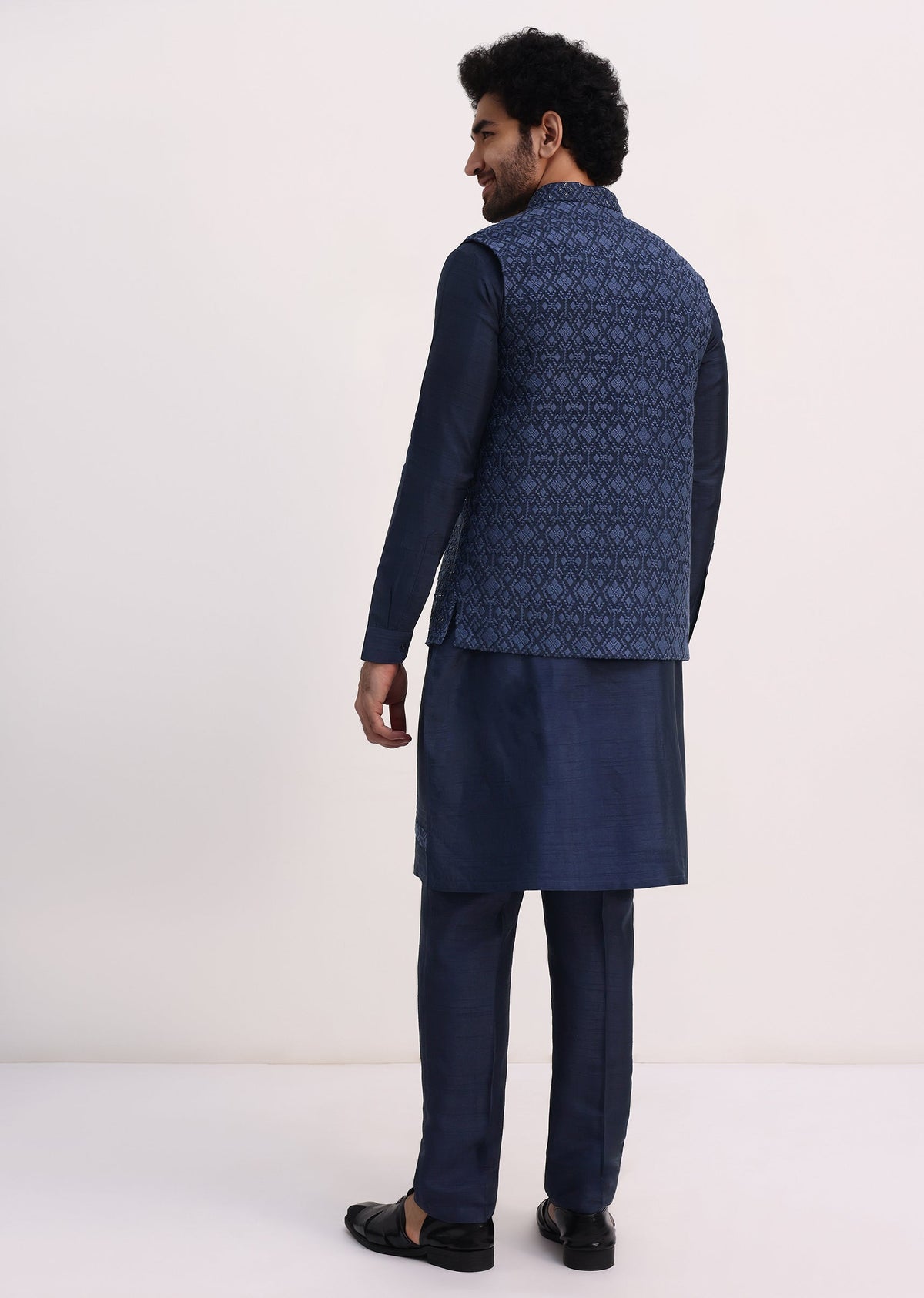 Blue_Kurta_With_Cutdana_Embroidered_Jacket_Set-SG228702_2_5de3caa3-197e-4a59-a16e-90c2e5245c97.jpg