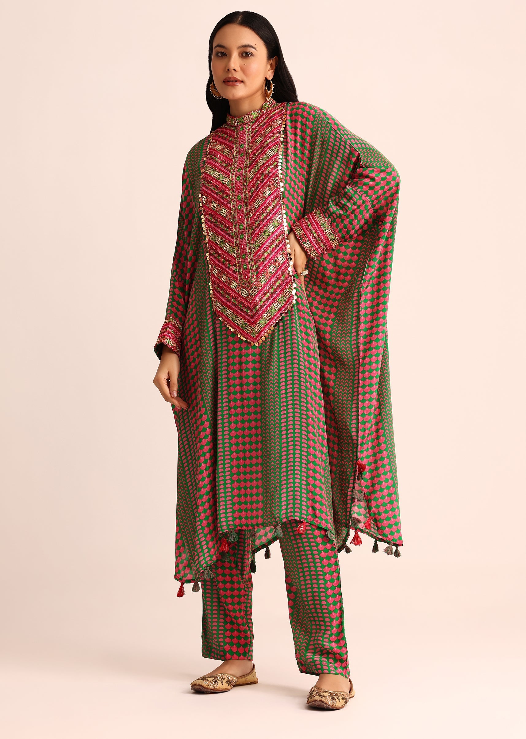 Green_Embroidered_Crepe_Kaftan_Kurti_And_Pant-SG211621_5_cb343f6a-a970-4ccf-92f2-78debb452893.jpg