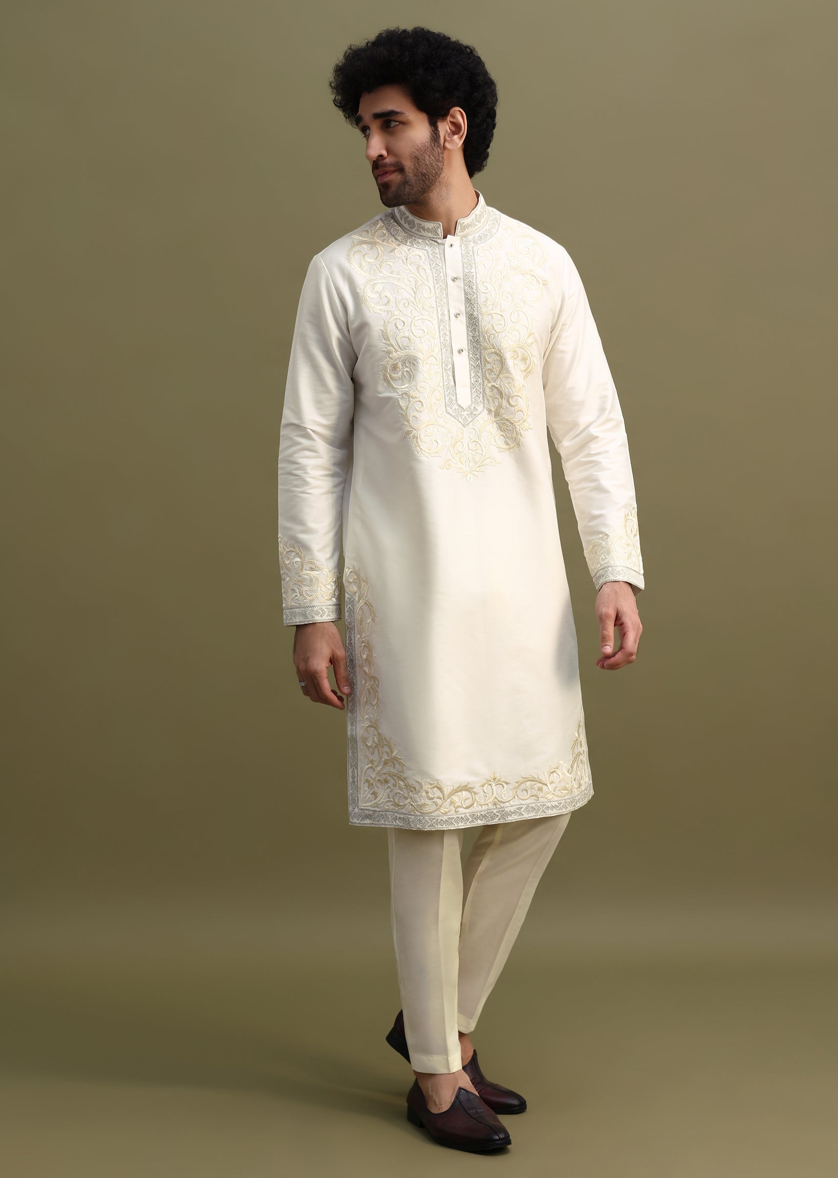 Off_White_Kurta_Pant_Set_With_Threadwork-SG234677_6_f3a8e21c-aeff-4807-b72d-39a07c1cc0f6.jpg