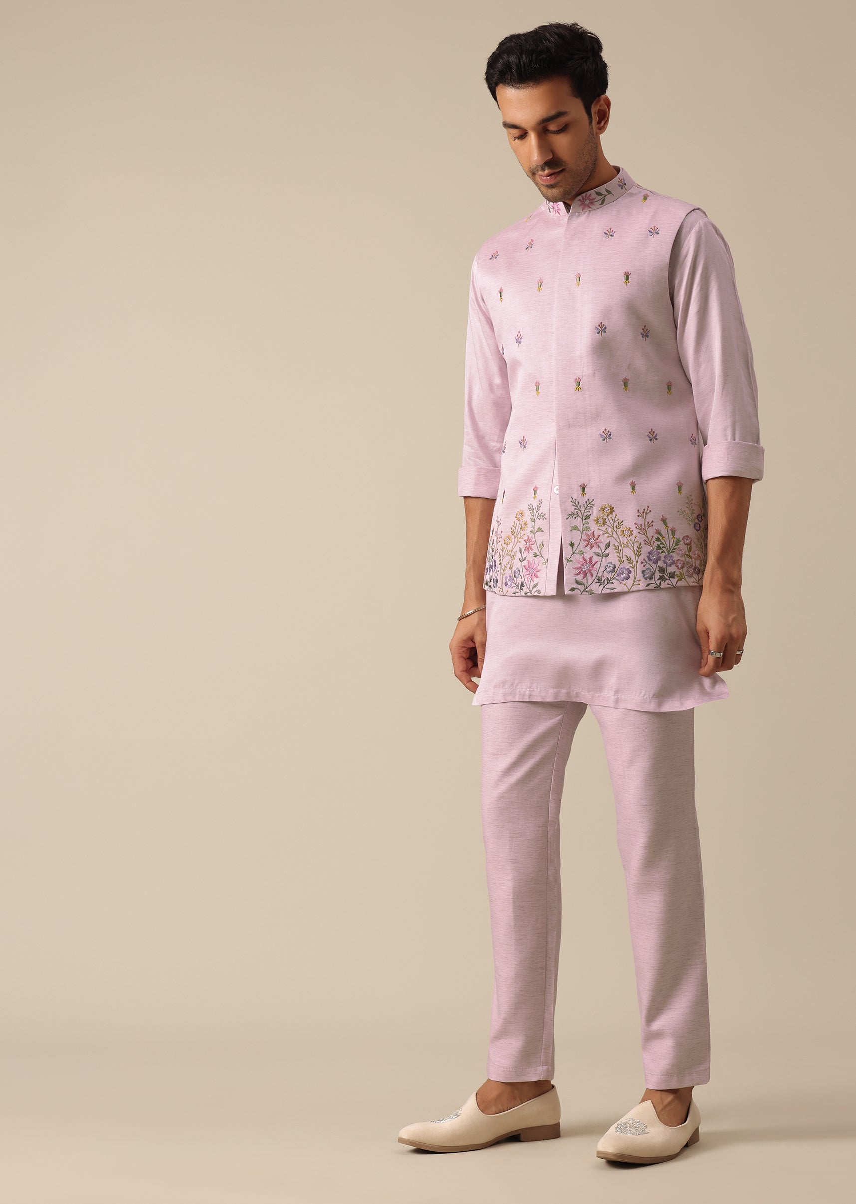 PinkJacketAndKurtaSetWithFloralMotifThreadWork-SG186524_3_b69ecb69-d5d3-46b2-8578-6b15a4a3e102.jpg