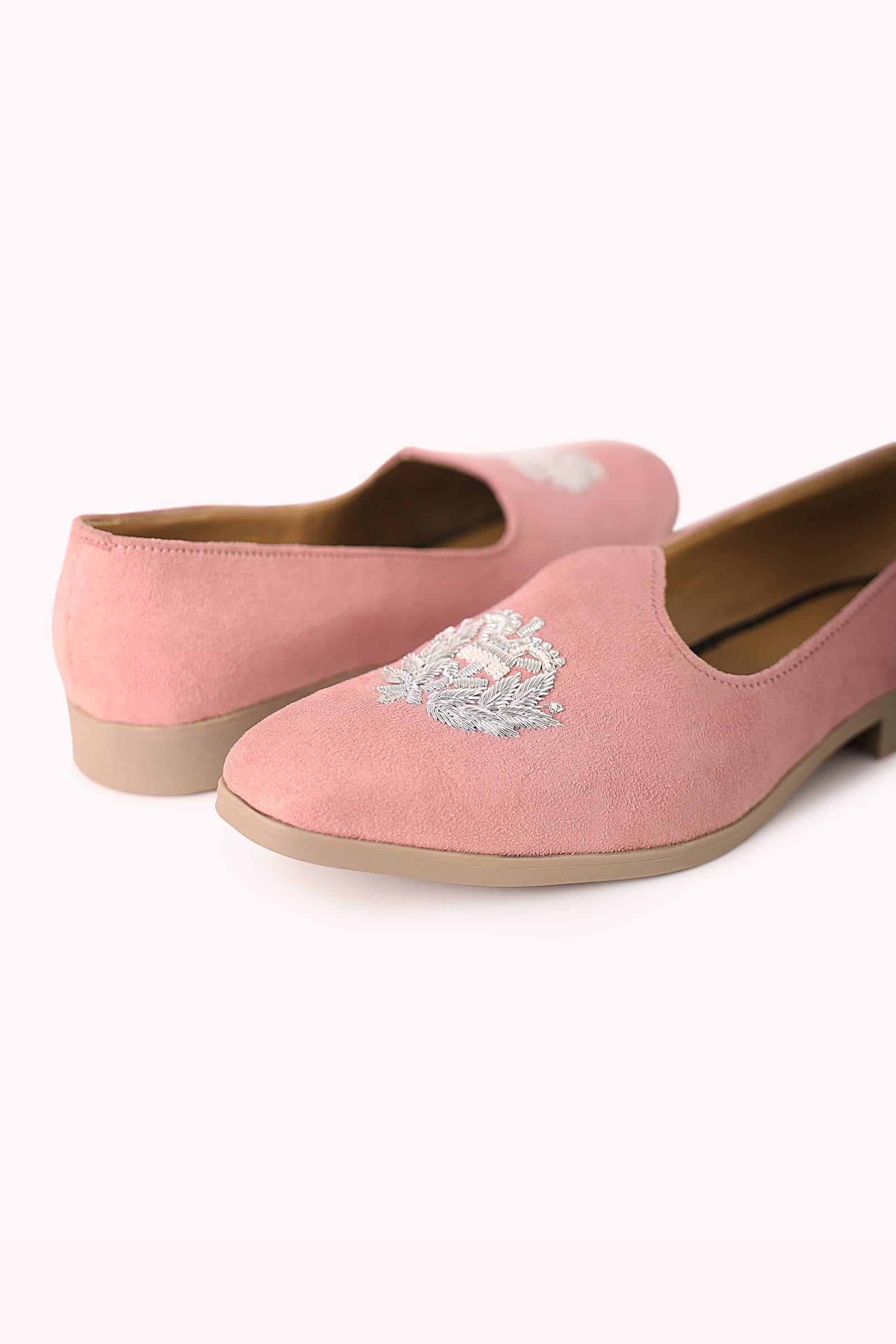 Pink_Embroidered_Mojaris_In_Velvet-SG179222_3_abe5ba99-1c8c-491a-bd87-07315e45e37a.jpg