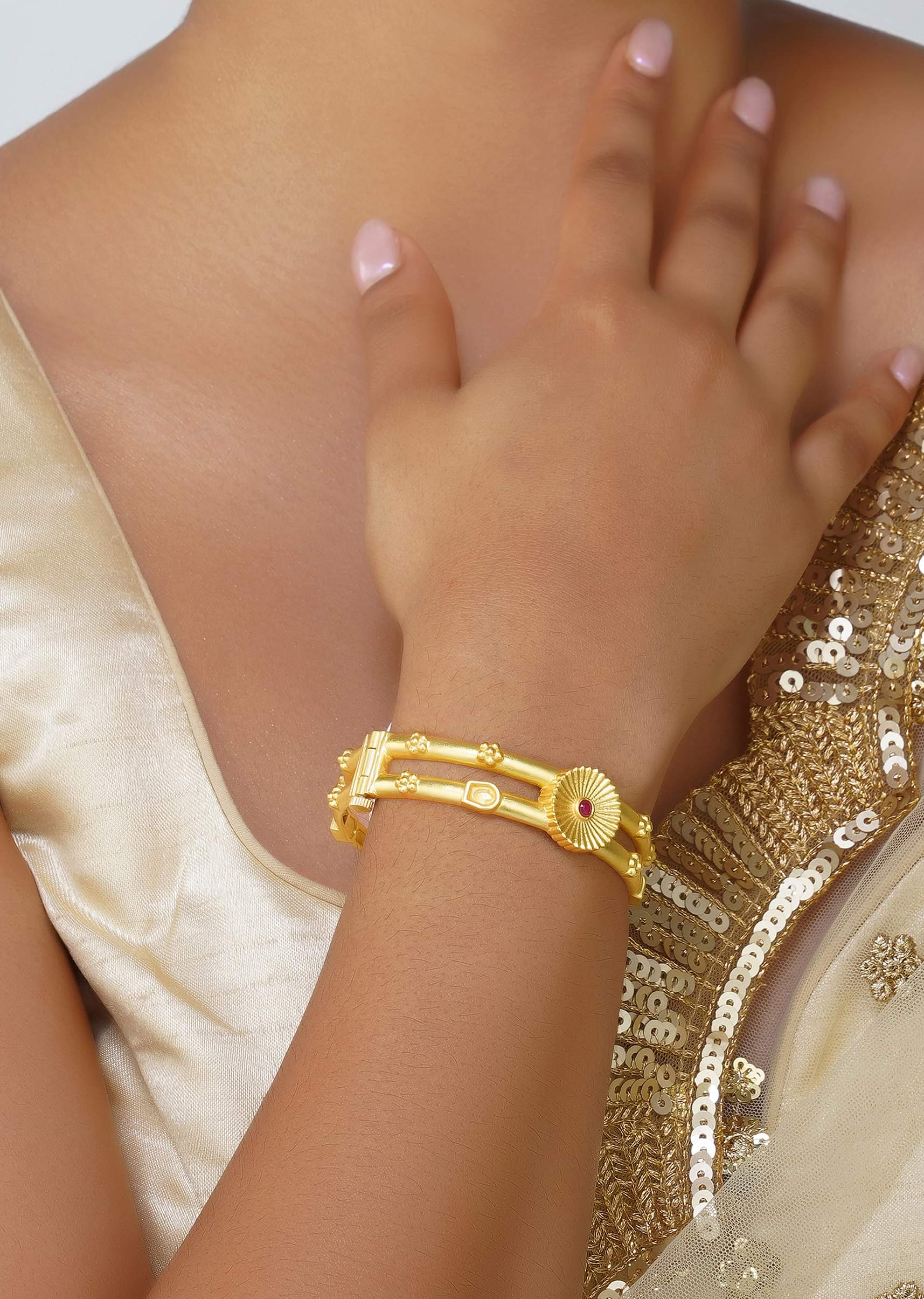 antique_gold_bangle_with_motifs_and_zircon_details-sg293408_2_742fd5f5-60ca-48c6-9520-a7bb873a330e.jpg