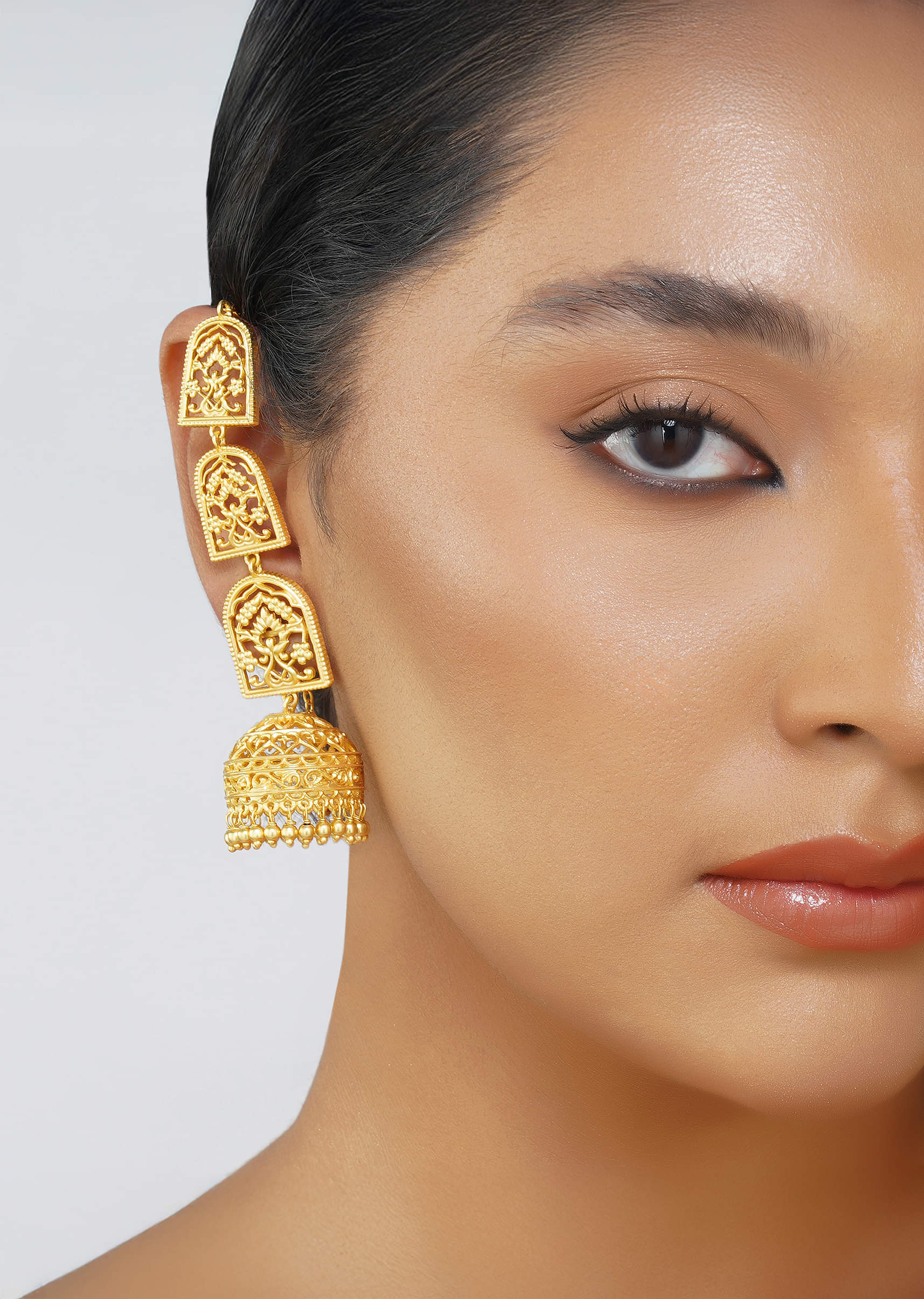 antique_gold_bareilly_jhumka_earrings_with_layered_dome_desi-sg293398_2_92baf11b-ddc7-4ccd-aadf-55d5bc5fc905.jpg